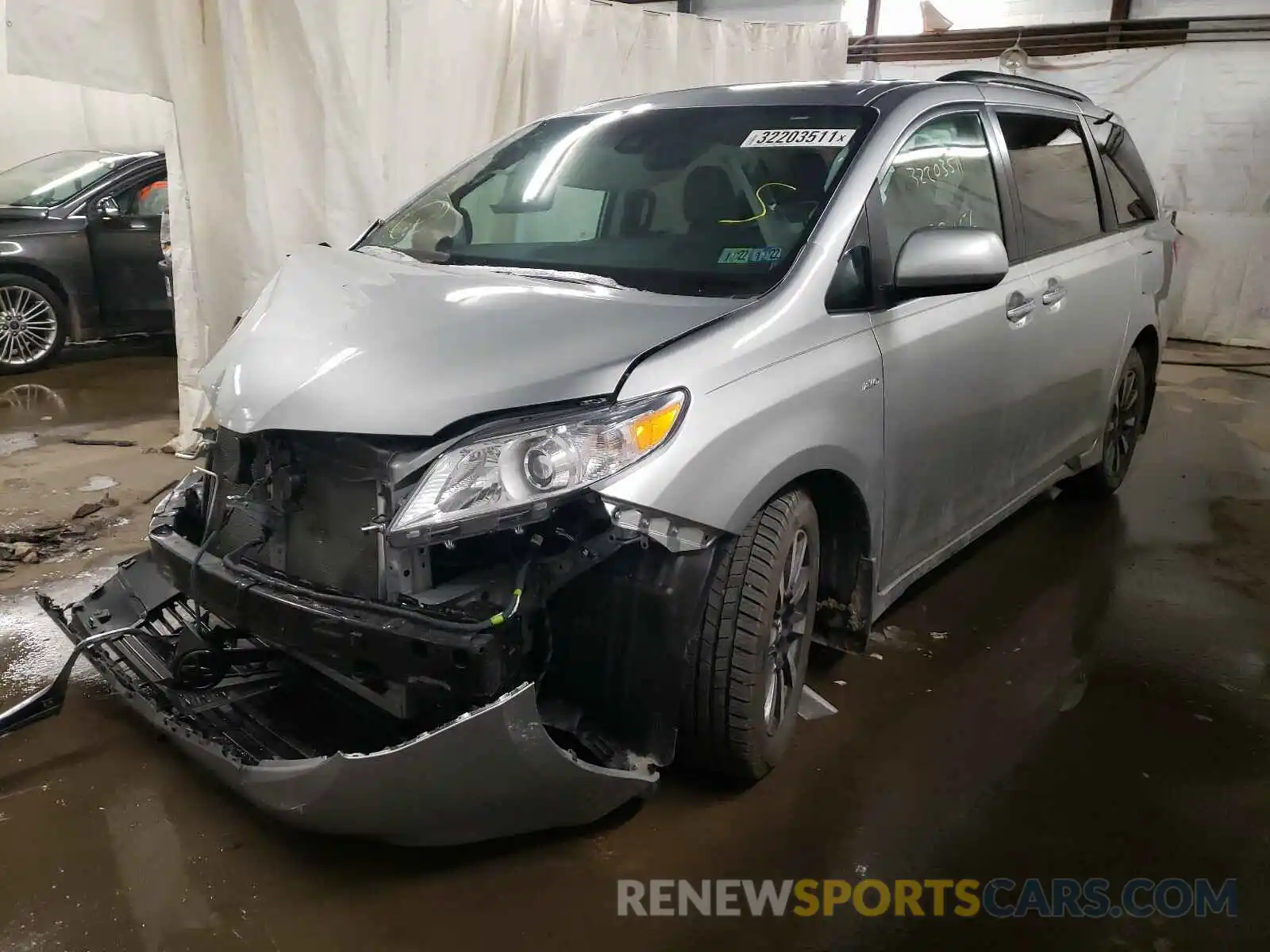 2 Photograph of a damaged car 5TDDZ3DC4LS239890 TOYOTA SIENNA 2020