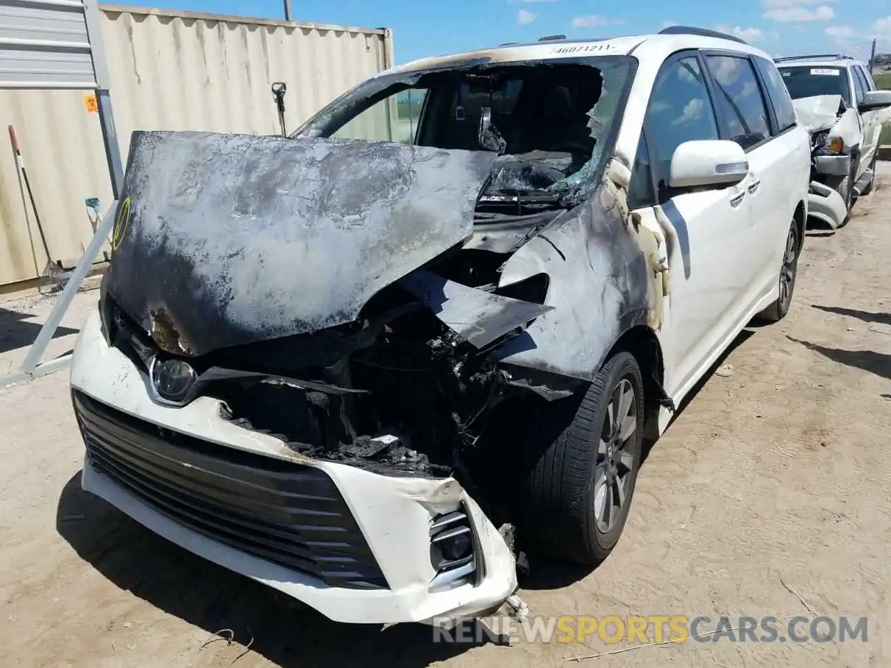 2 Photograph of a damaged car 5TDDZ3DC5LS232625 TOYOTA SIENNA 2020