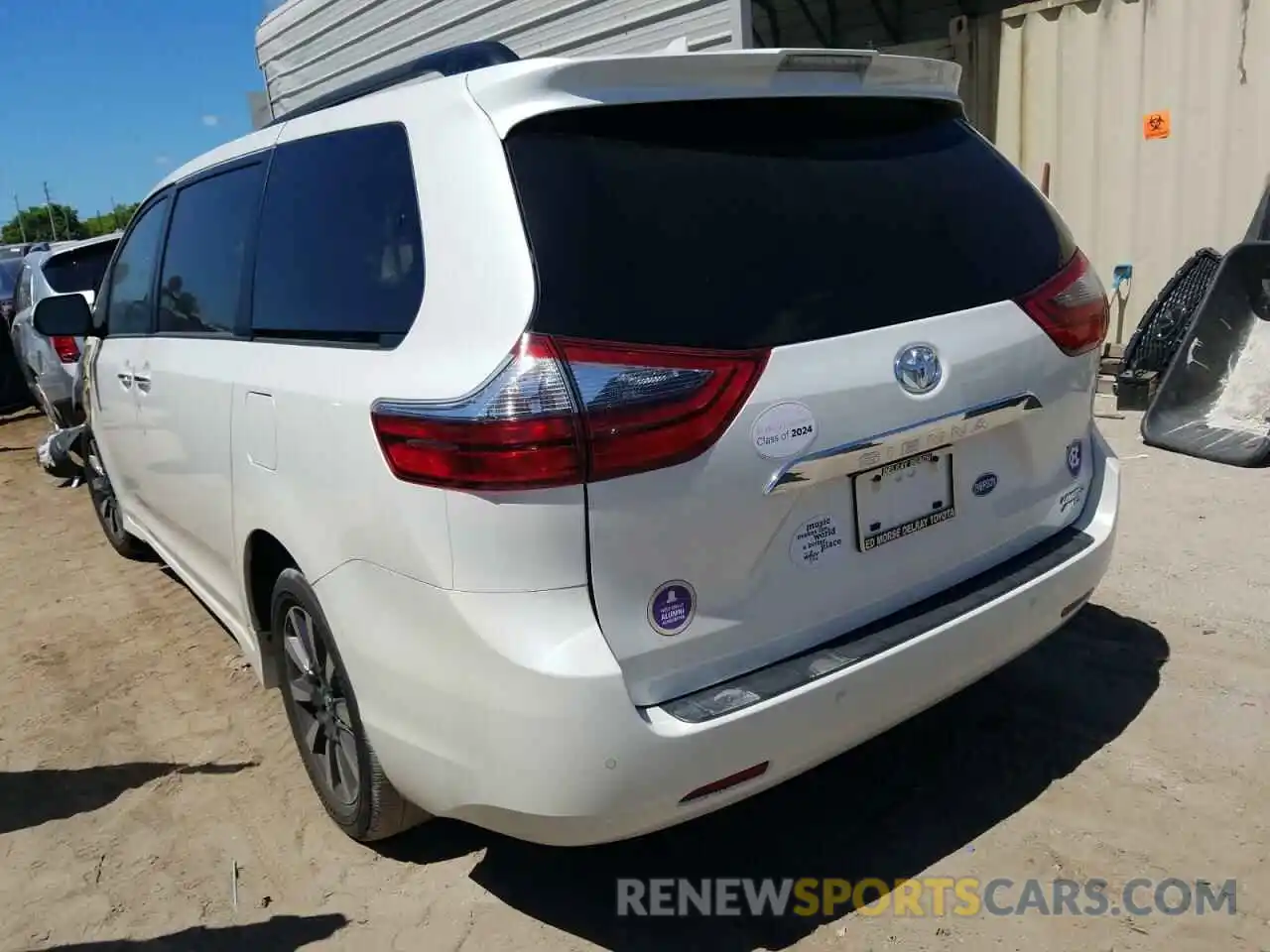 3 Photograph of a damaged car 5TDDZ3DC5LS232625 TOYOTA SIENNA 2020