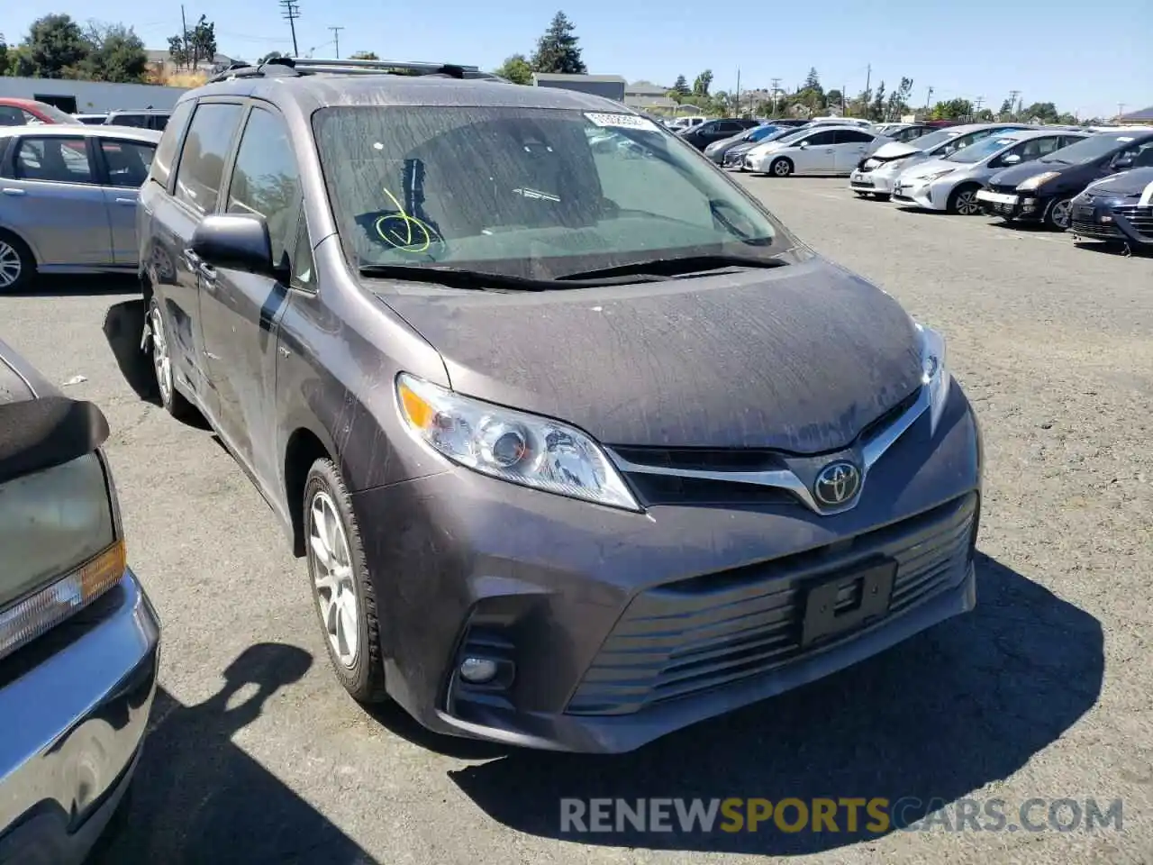 1 Photograph of a damaged car 5TDDZ3DC5LS246606 TOYOTA SIENNA 2020