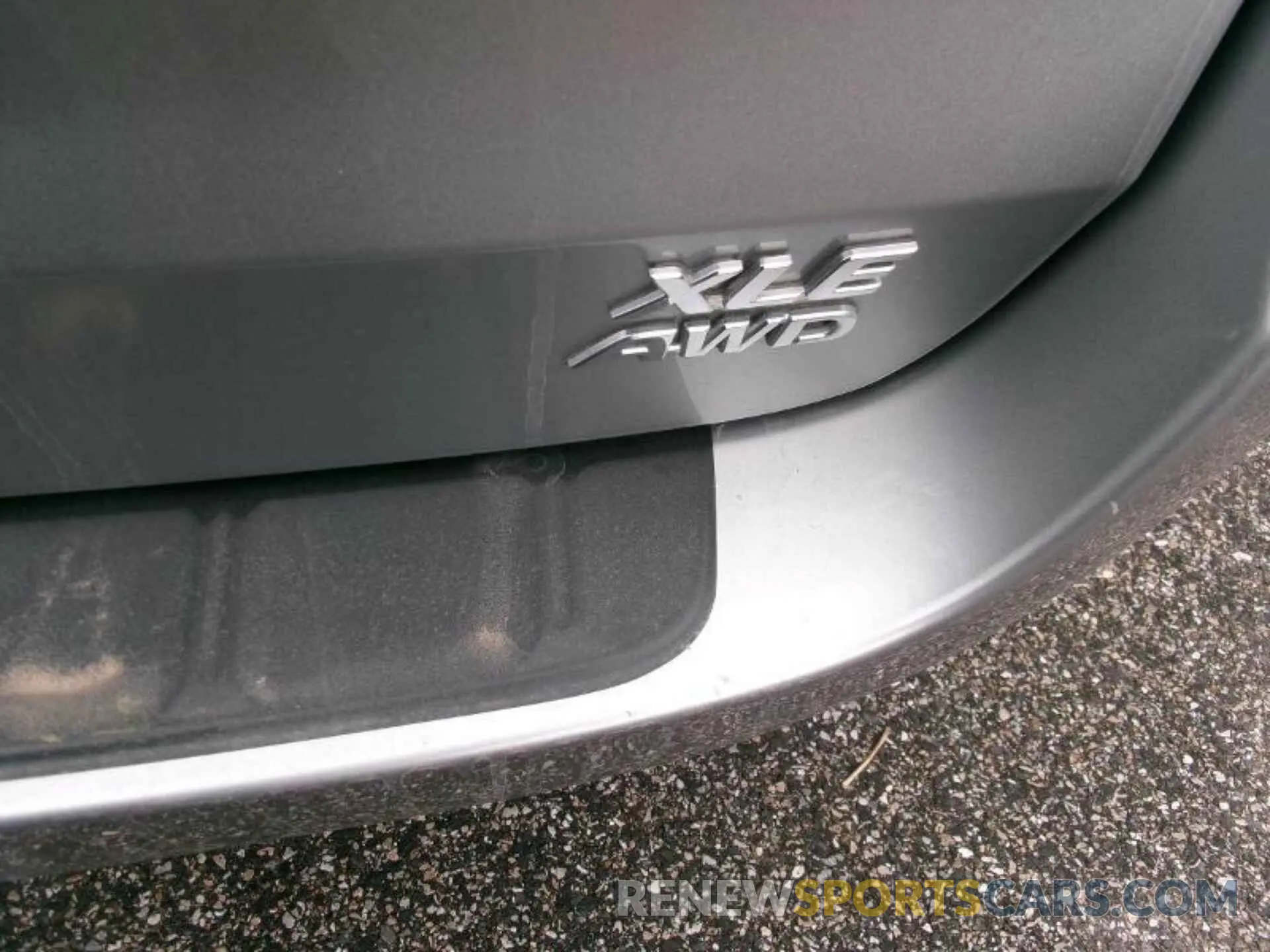 17 Photograph of a damaged car 5TDDZ3DC5LS249649 TOYOTA SIENNA 2020