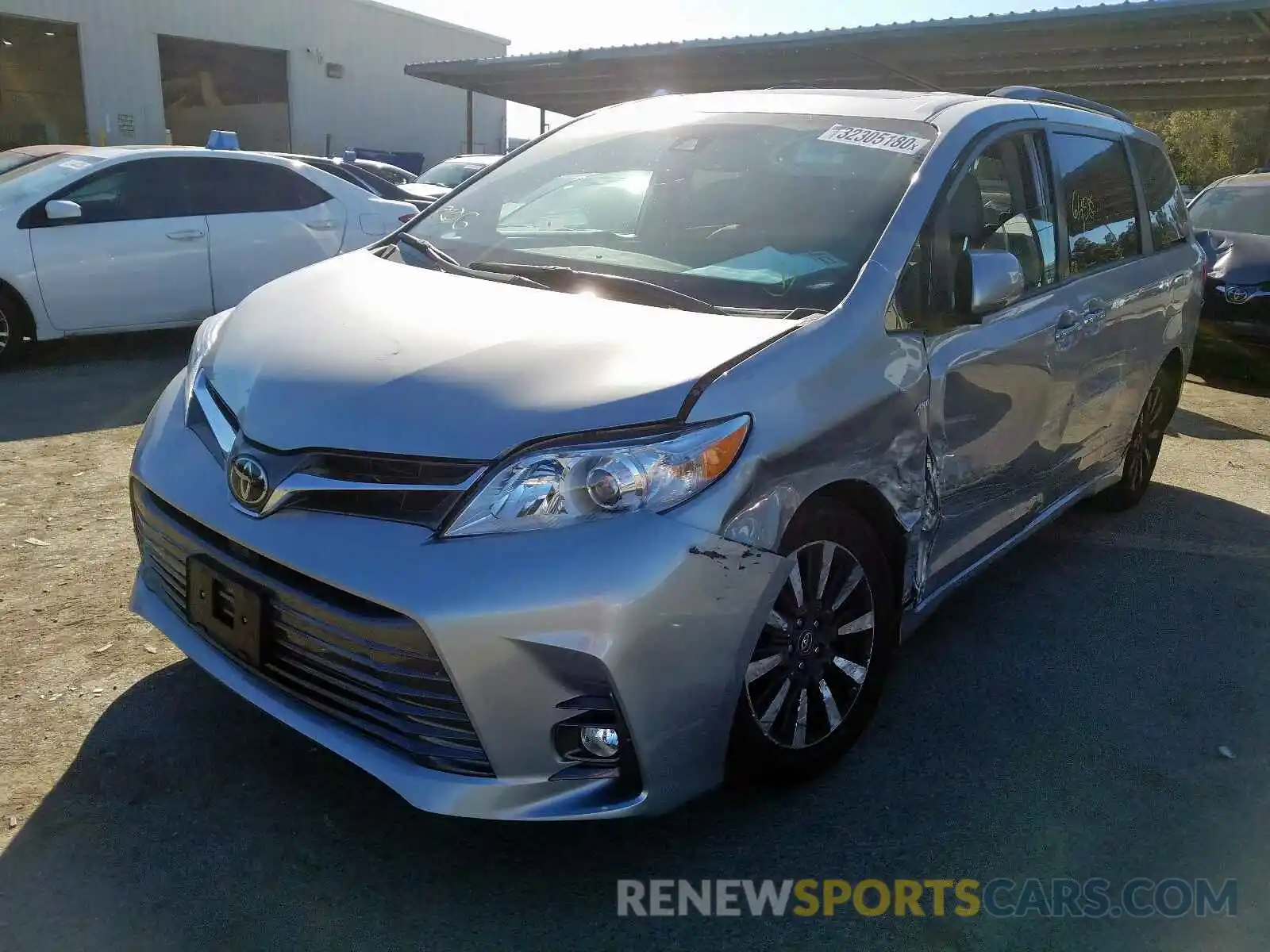 2 Photograph of a damaged car 5TDDZ3DC6LS233377 TOYOTA SIENNA 2020