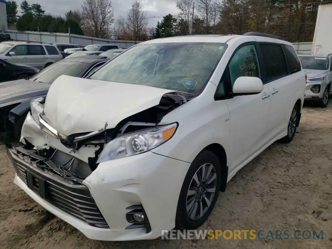 2 Photograph of a damaged car 5TDDZ3DC6LS243844 TOYOTA SIENNA 2020