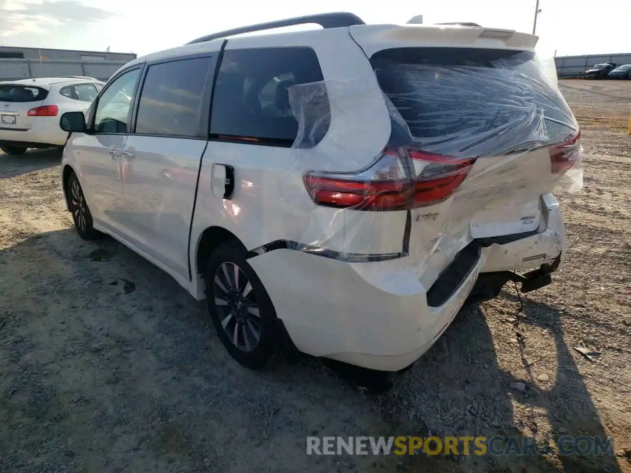 3 Photograph of a damaged car 5TDDZ3DC7LS237924 TOYOTA SIENNA 2020