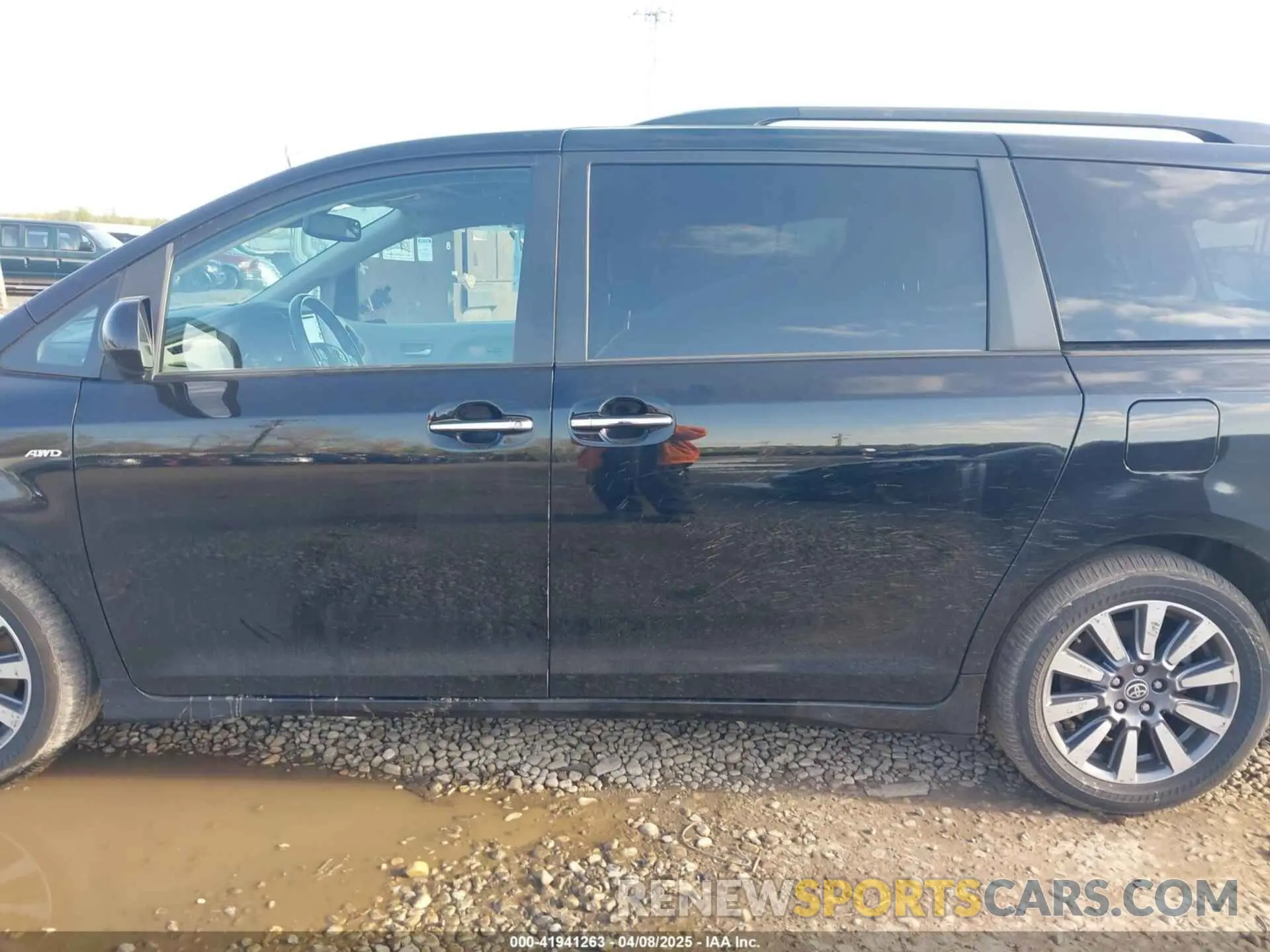 14 Photograph of a damaged car 5TDDZ3DC7LS244873 TOYOTA SIENNA 2020