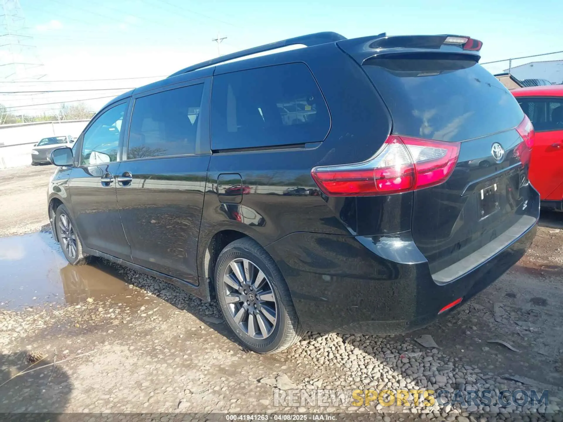3 Photograph of a damaged car 5TDDZ3DC7LS244873 TOYOTA SIENNA 2020