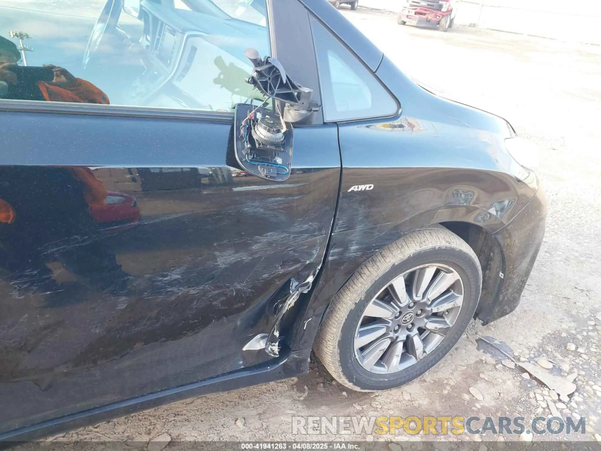 6 Photograph of a damaged car 5TDDZ3DC7LS244873 TOYOTA SIENNA 2020