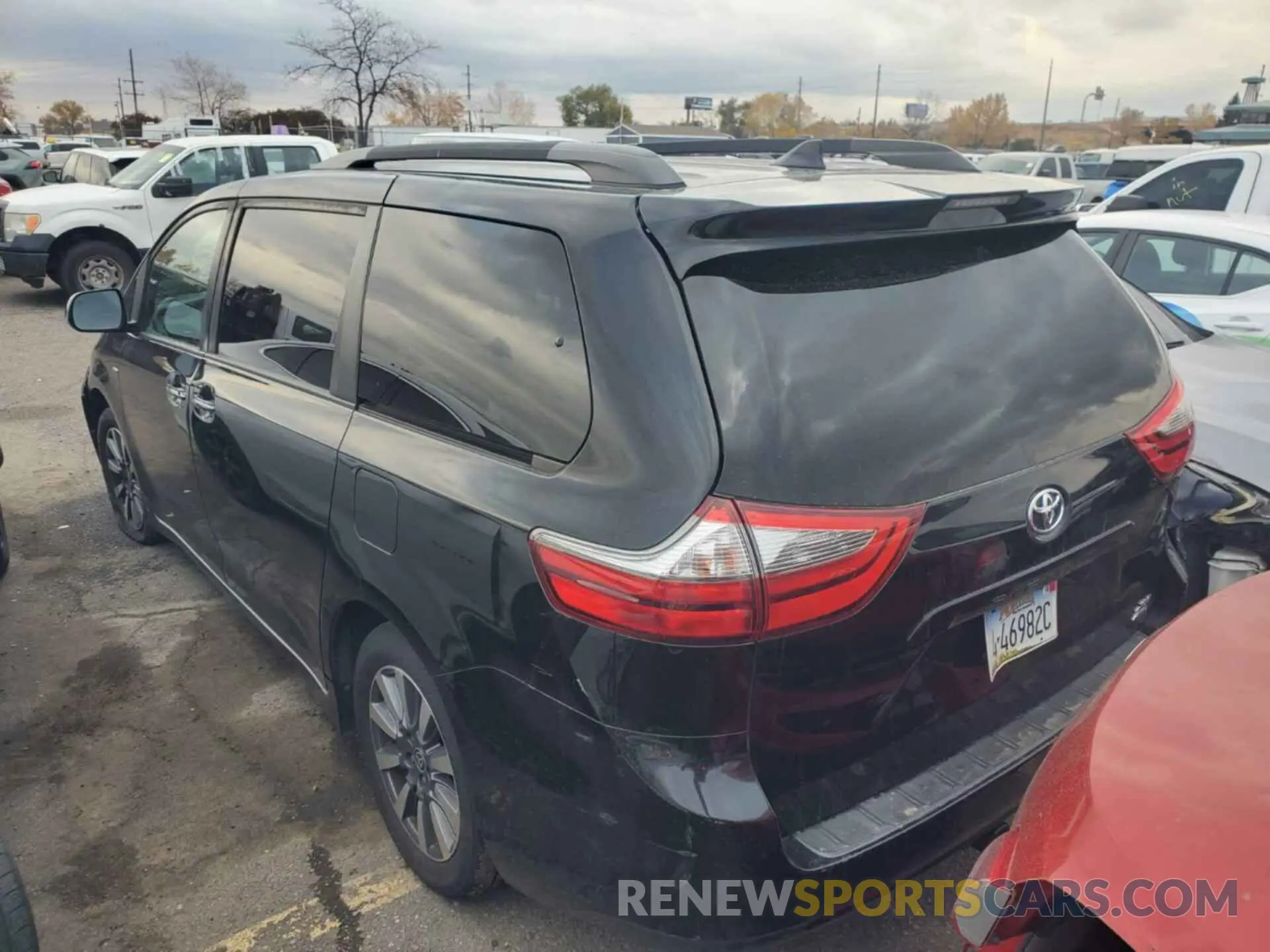 26 Photograph of a damaged car 5TDDZ3DC8LS249967 TOYOTA SIENNA 2020