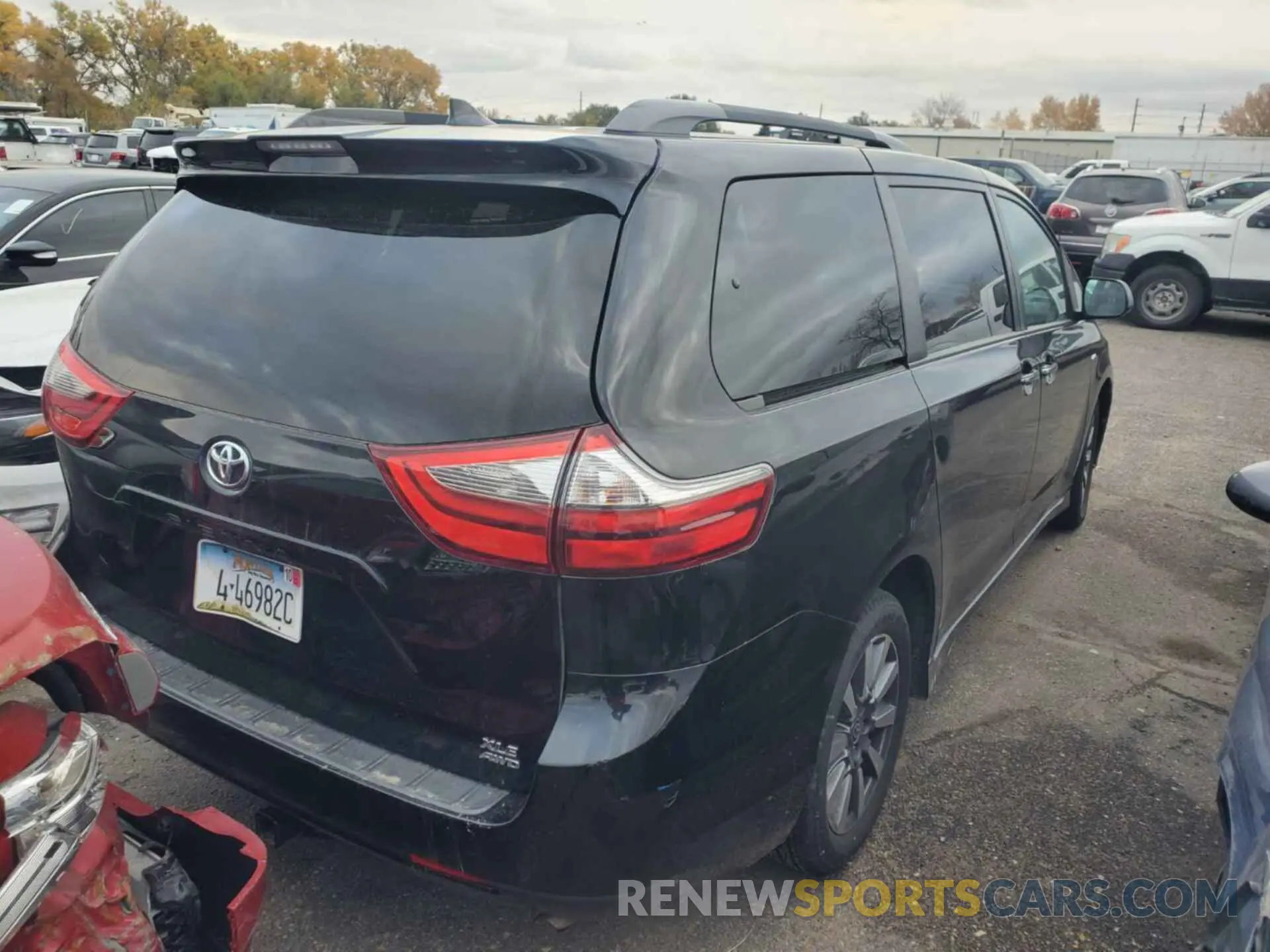 6 Photograph of a damaged car 5TDDZ3DC8LS249967 TOYOTA SIENNA 2020