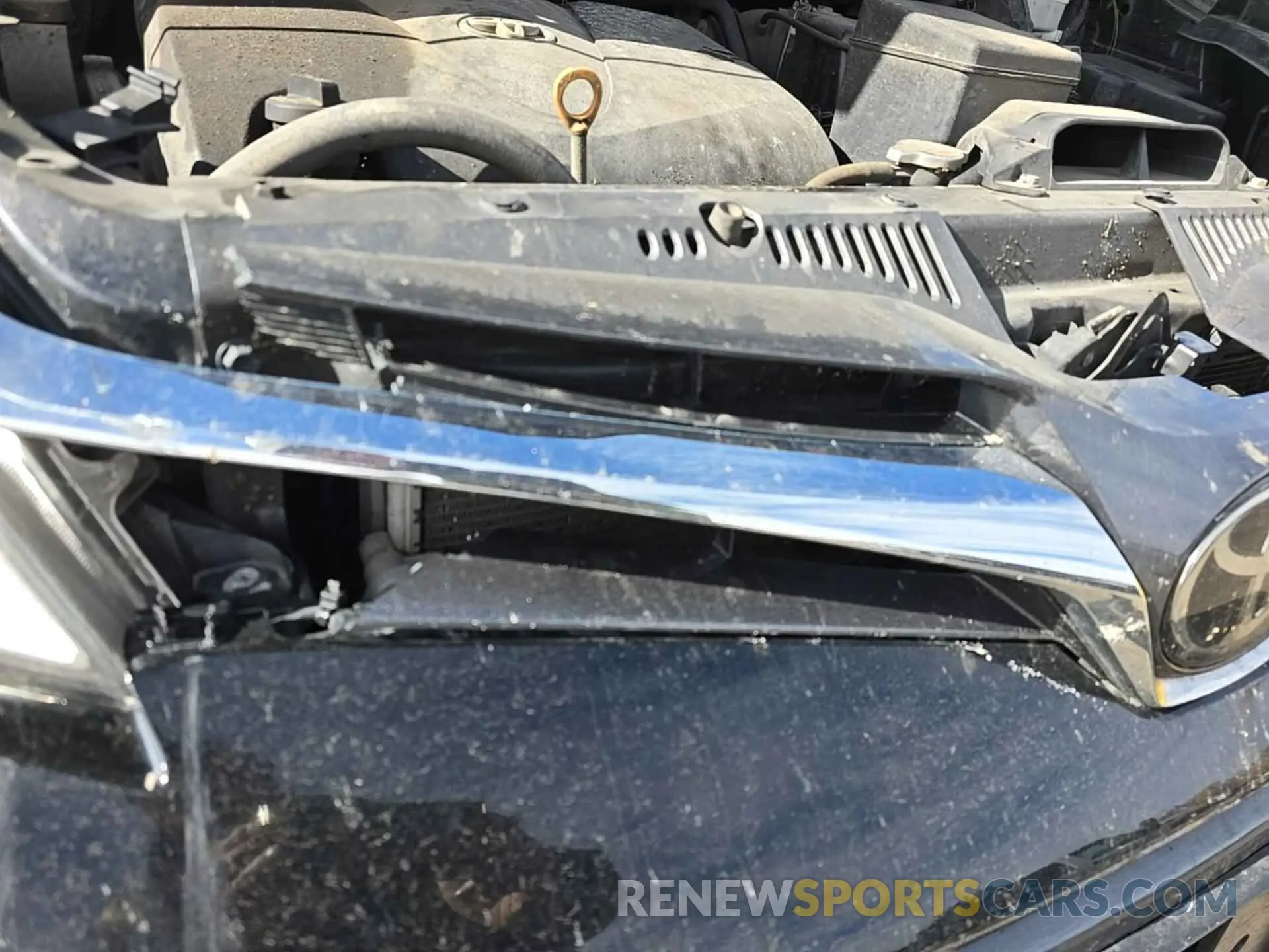 9 Photograph of a damaged car 5TDDZ3DC8LS249967 TOYOTA SIENNA 2020