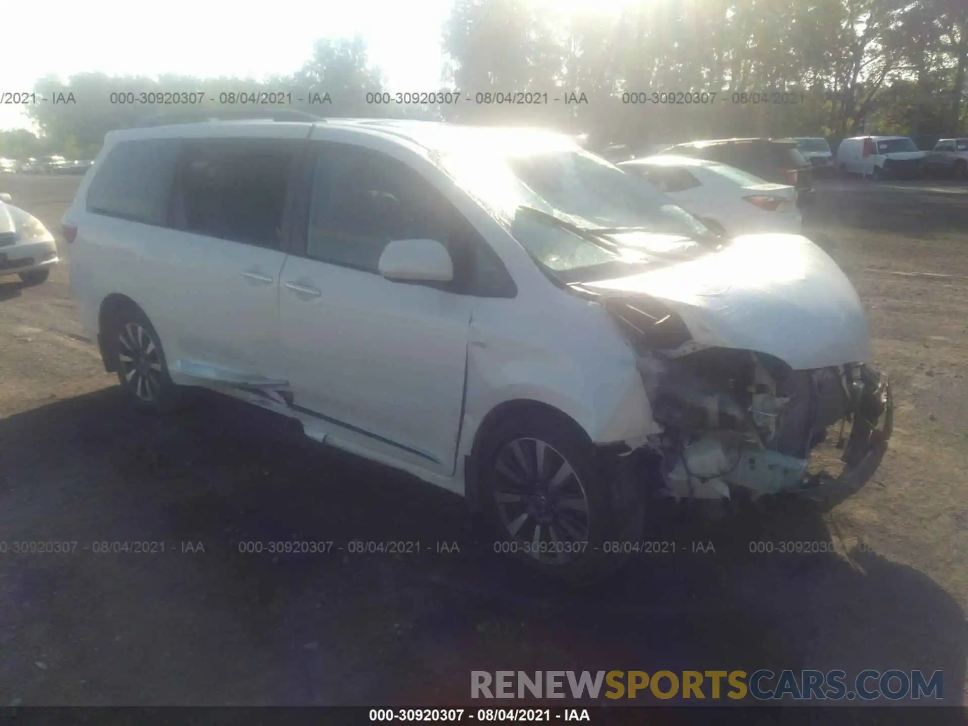 1 Photograph of a damaged car 5TDDZ3DCXLS231115 TOYOTA SIENNA 2020