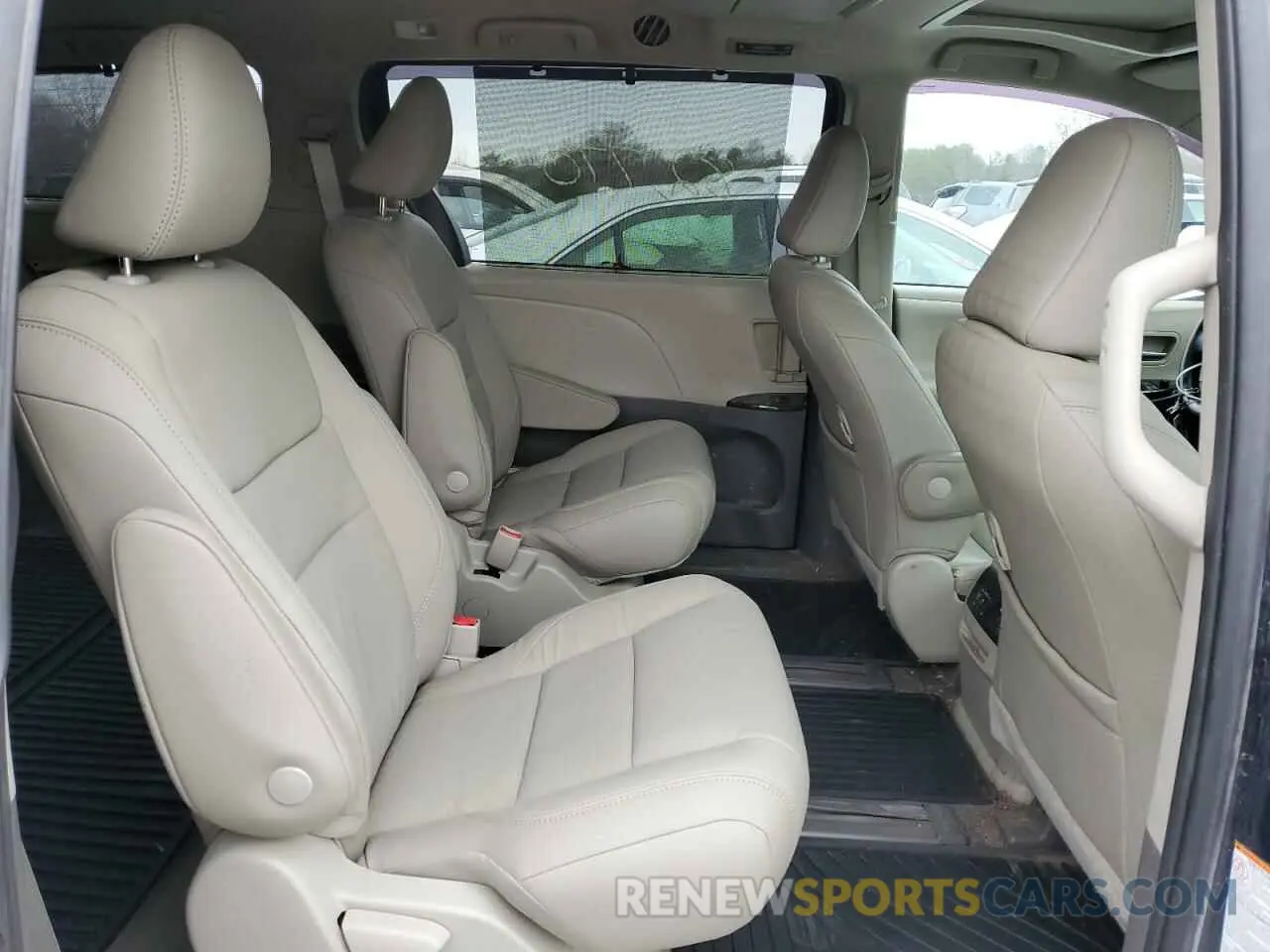 11 Photograph of a damaged car 5TDDZ3DCXLS232653 TOYOTA SIENNA 2020