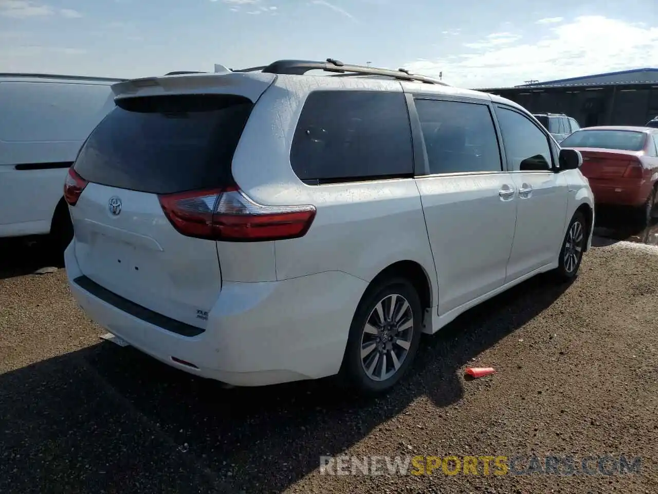 4 Photograph of a damaged car 5TDDZ3DCXLS250618 TOYOTA SIENNA 2020