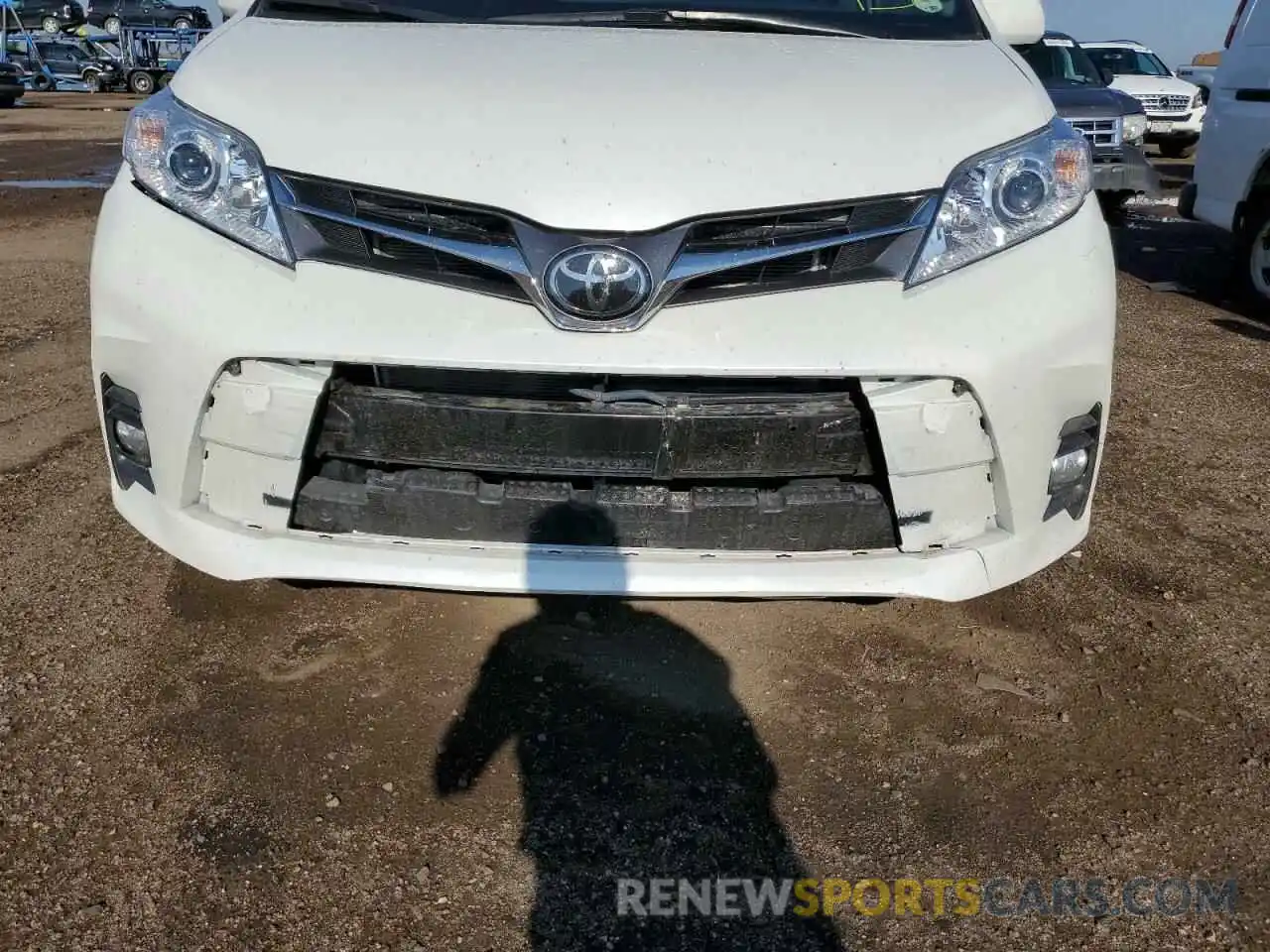 9 Photograph of a damaged car 5TDDZ3DCXLS250618 TOYOTA SIENNA 2020