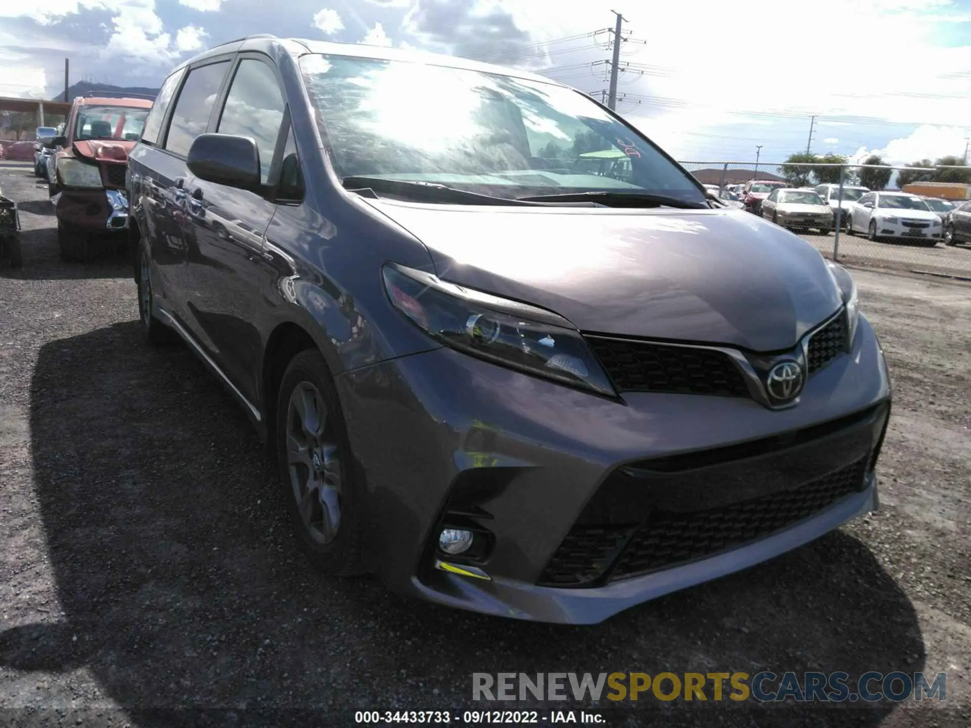 1 Photograph of a damaged car 5TDEZ3DC2LS234644 TOYOTA SIENNA 2020