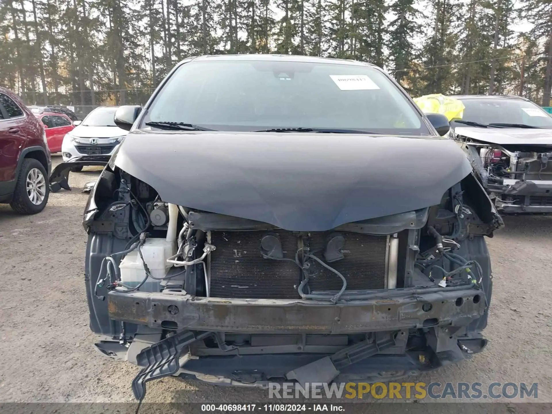 13 Photograph of a damaged car 5TDEZ3DC2LS251377 TOYOTA SIENNA 2020