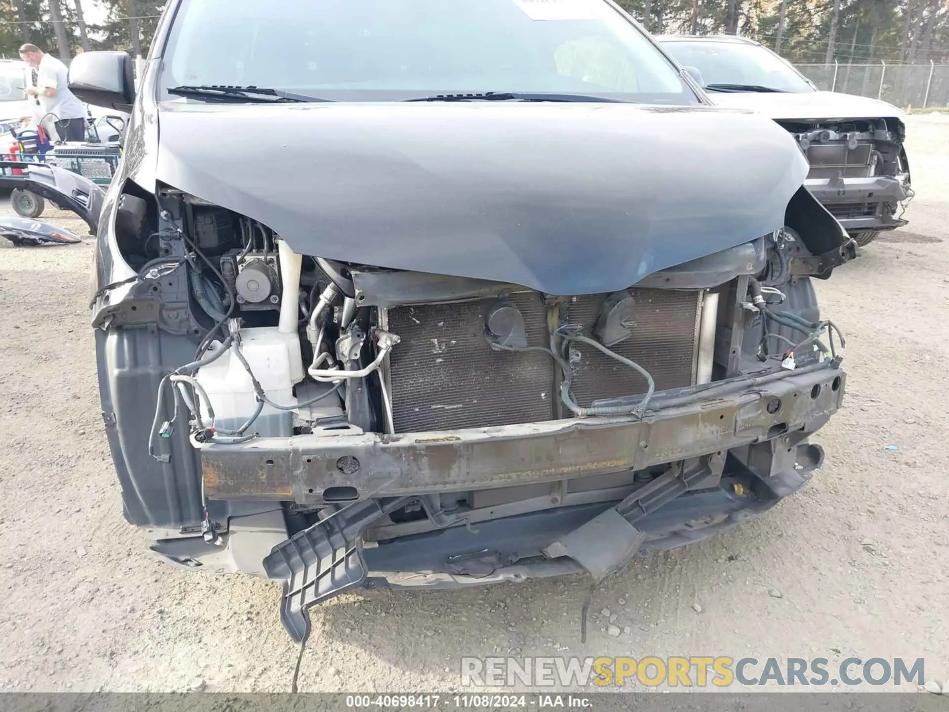 6 Photograph of a damaged car 5TDEZ3DC2LS251377 TOYOTA SIENNA 2020