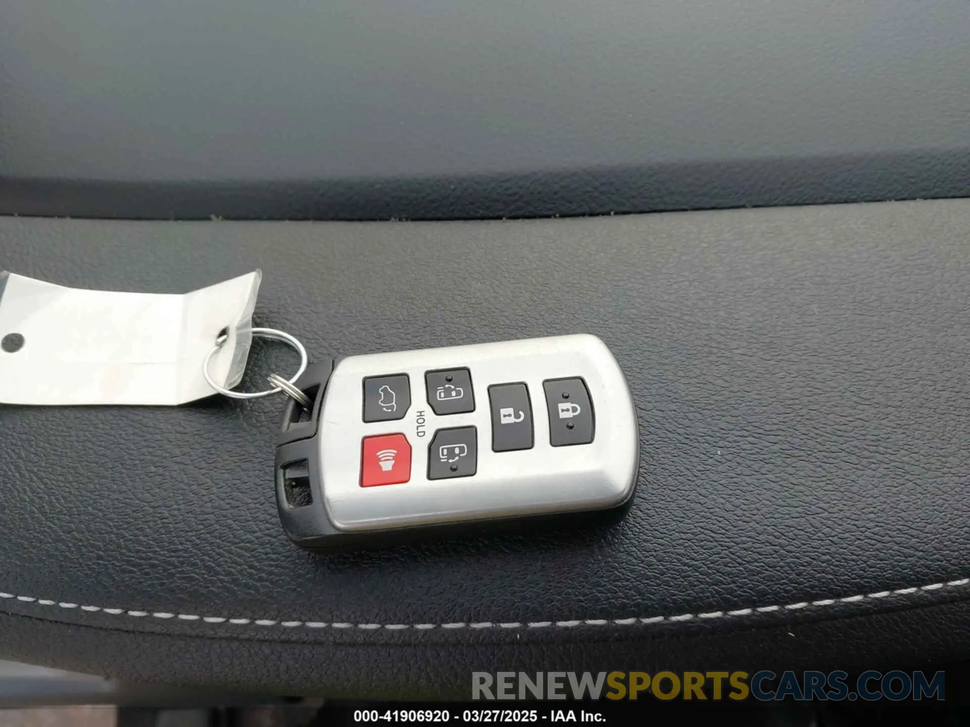 11 Photograph of a damaged car 5TDEZ3DC3LS238377 TOYOTA SIENNA 2020
