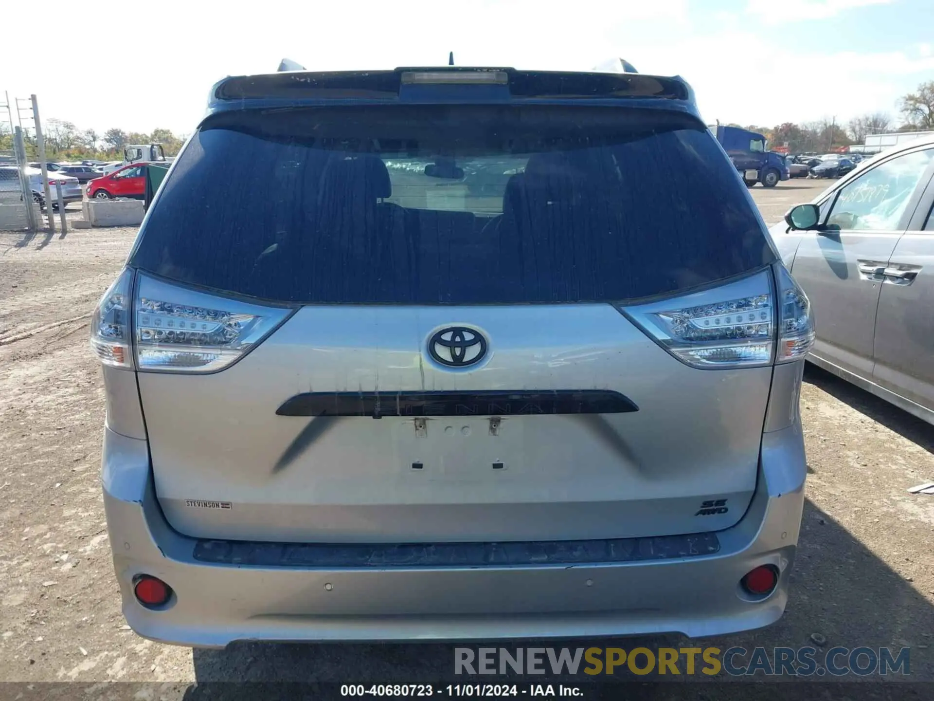 16 Photograph of a damaged car 5TDEZ3DC7LS244411 TOYOTA SIENNA 2020