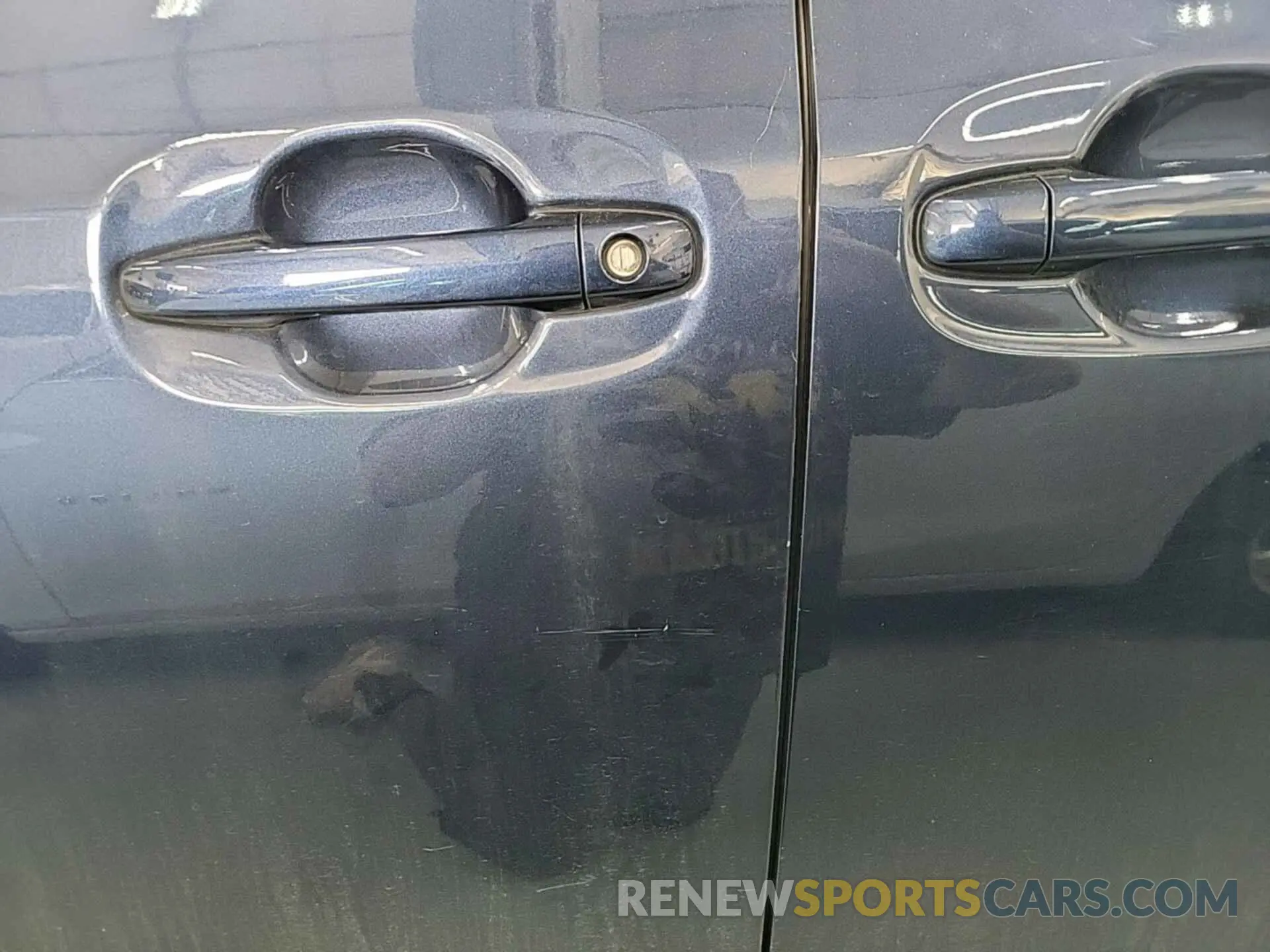 7 Photograph of a damaged car 5TDJZ3DC3LS250995 TOYOTA SIENNA 2020