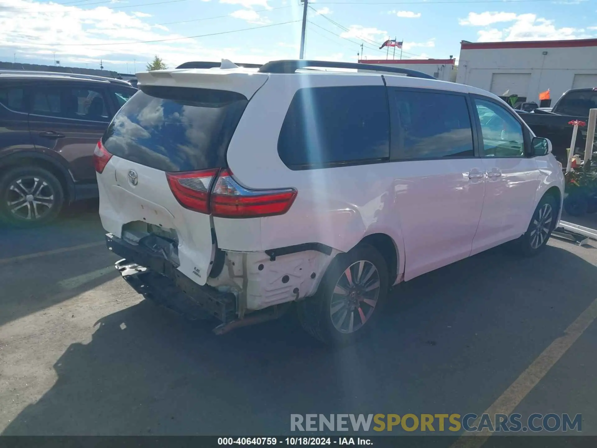 4 Photograph of a damaged car 5TDJZ3DC8LS250894 TOYOTA SIENNA 2020