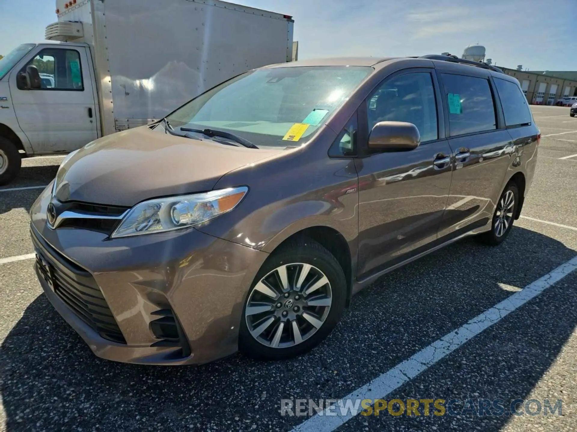 2 Photograph of a damaged car 5TDJZ3DCXLS250959 TOYOTA SIENNA 2020