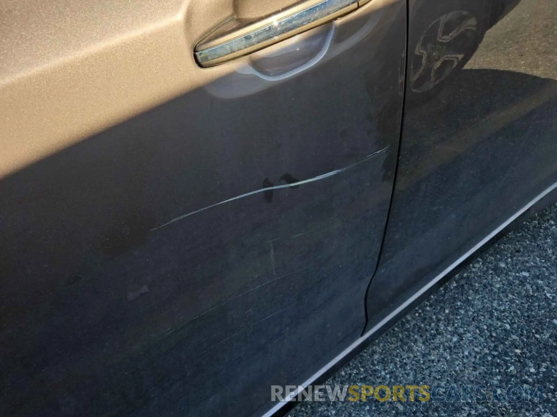 29 Photograph of a damaged car 5TDJZ3DCXLS250959 TOYOTA SIENNA 2020