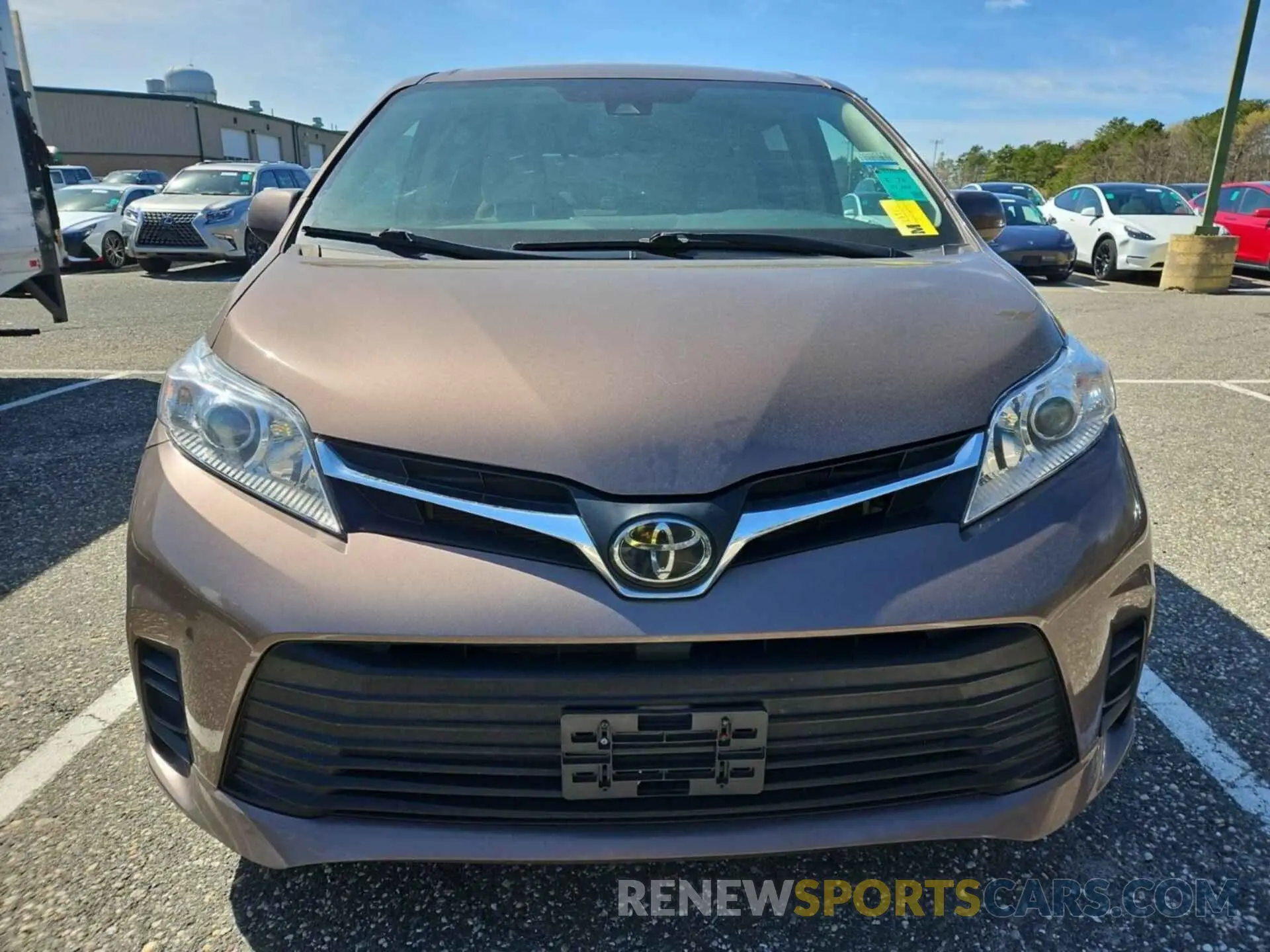40 Photograph of a damaged car 5TDJZ3DCXLS250959 TOYOTA SIENNA 2020