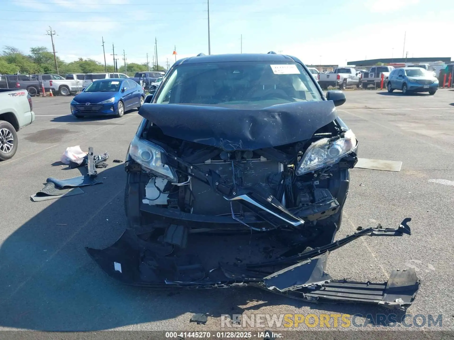 12 Photograph of a damaged car 5TDKZ3DC0LS034445 TOYOTA SIENNA 2020