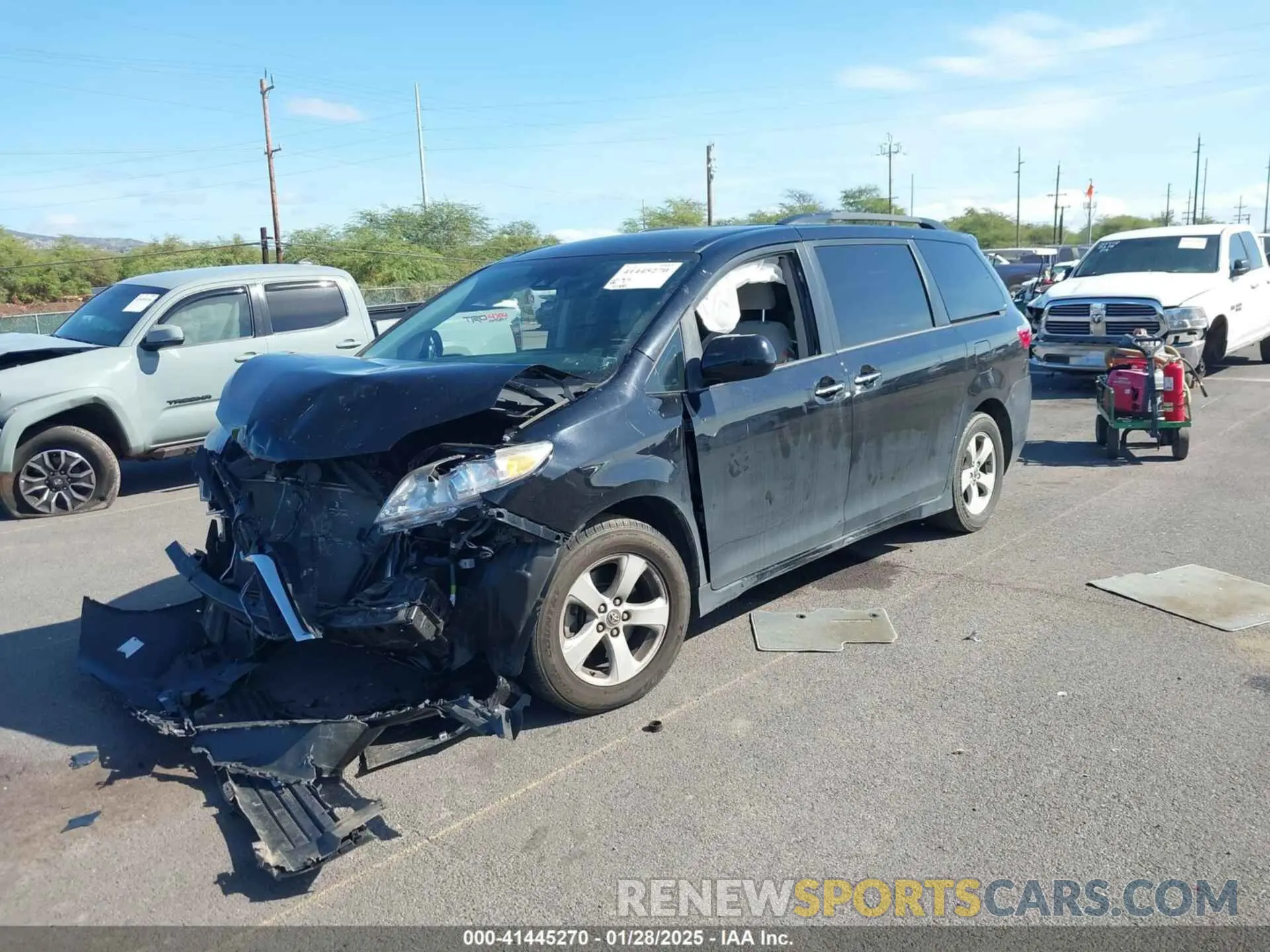 2 Photograph of a damaged car 5TDKZ3DC0LS034445 TOYOTA SIENNA 2020