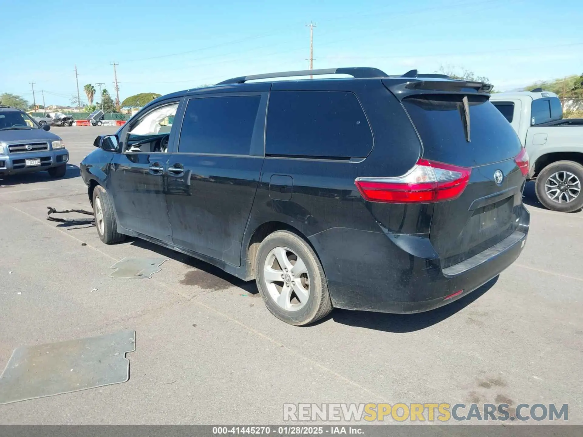 3 Photograph of a damaged car 5TDKZ3DC0LS034445 TOYOTA SIENNA 2020