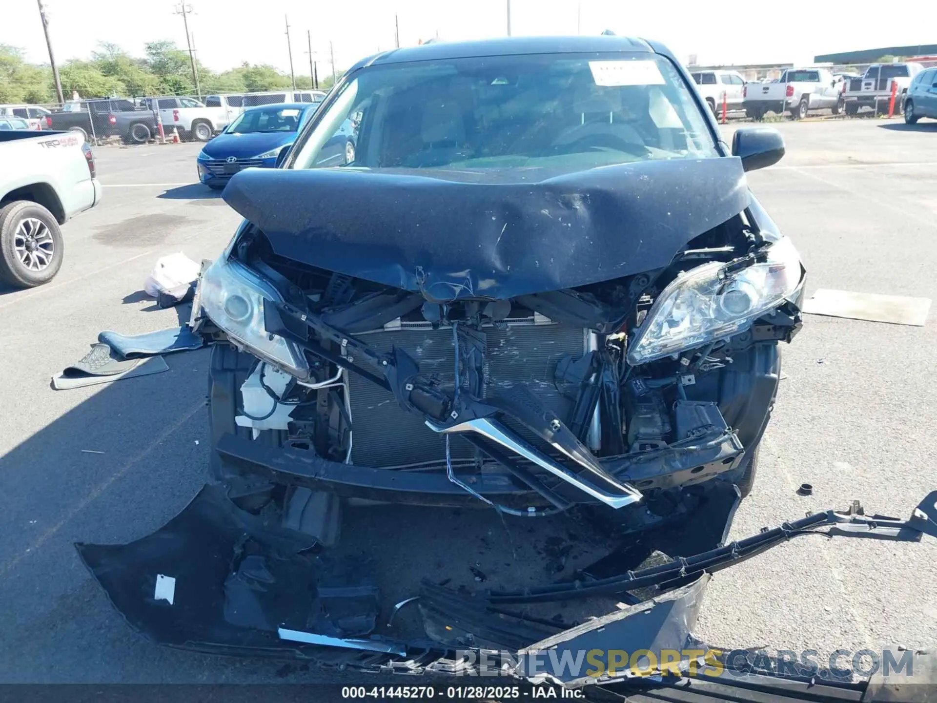 6 Photograph of a damaged car 5TDKZ3DC0LS034445 TOYOTA SIENNA 2020