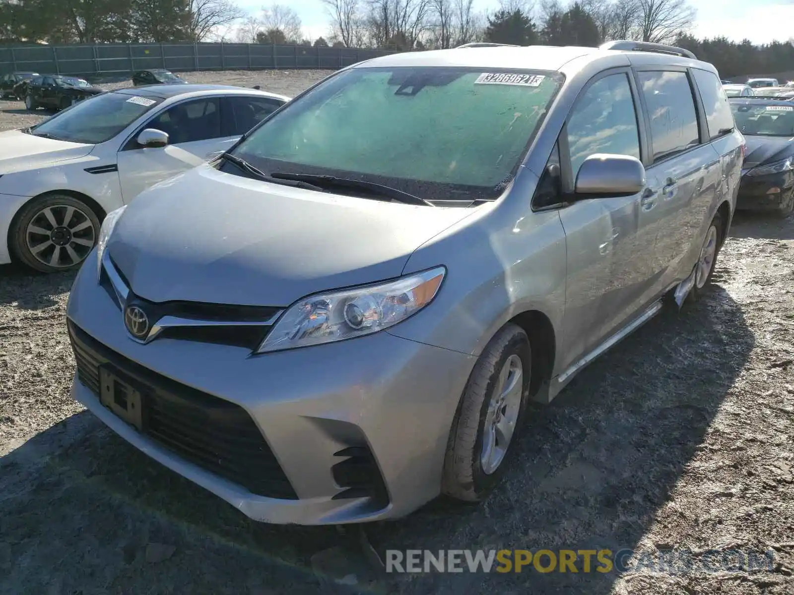 2 Photograph of a damaged car 5TDKZ3DC0LS065324 TOYOTA SIENNA 2020