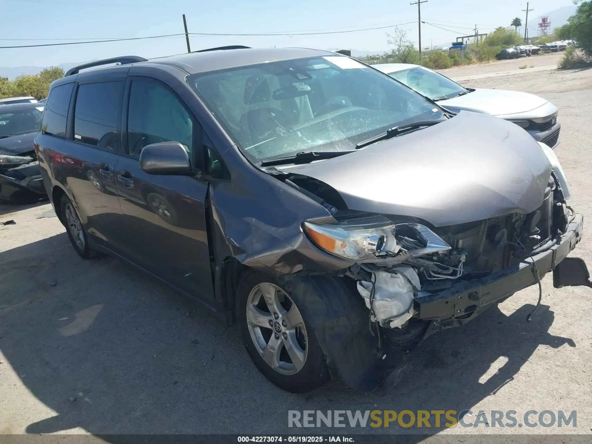 1 Photograph of a damaged car 5TDKZ3DC0LS070040 TOYOTA SIENNA 2020