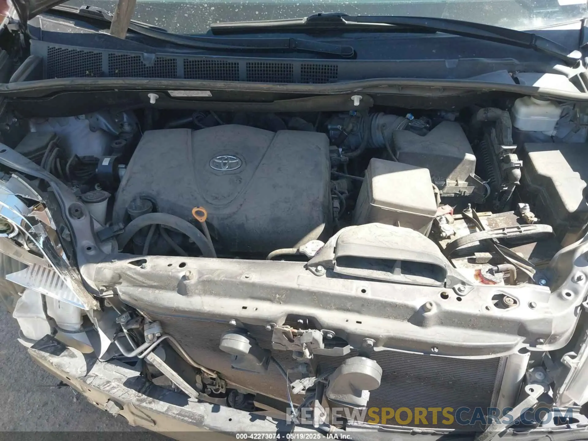 10 Photograph of a damaged car 5TDKZ3DC0LS070040 TOYOTA SIENNA 2020