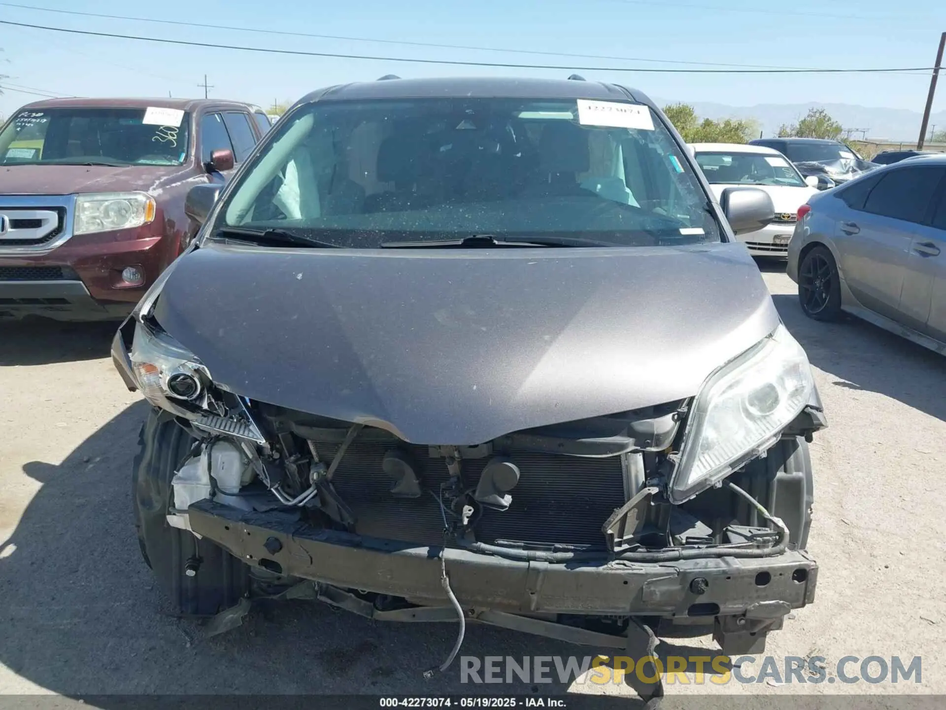 13 Photograph of a damaged car 5TDKZ3DC0LS070040 TOYOTA SIENNA 2020