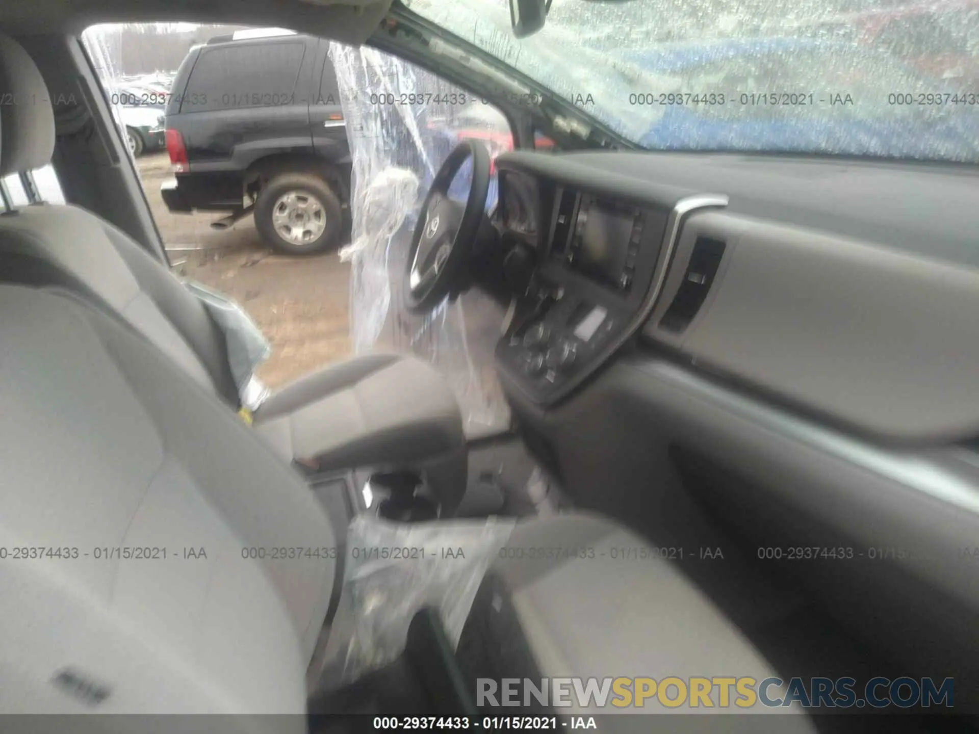 5 Photograph of a damaged car 5TDKZ3DC0LS076761 TOYOTA SIENNA 2020