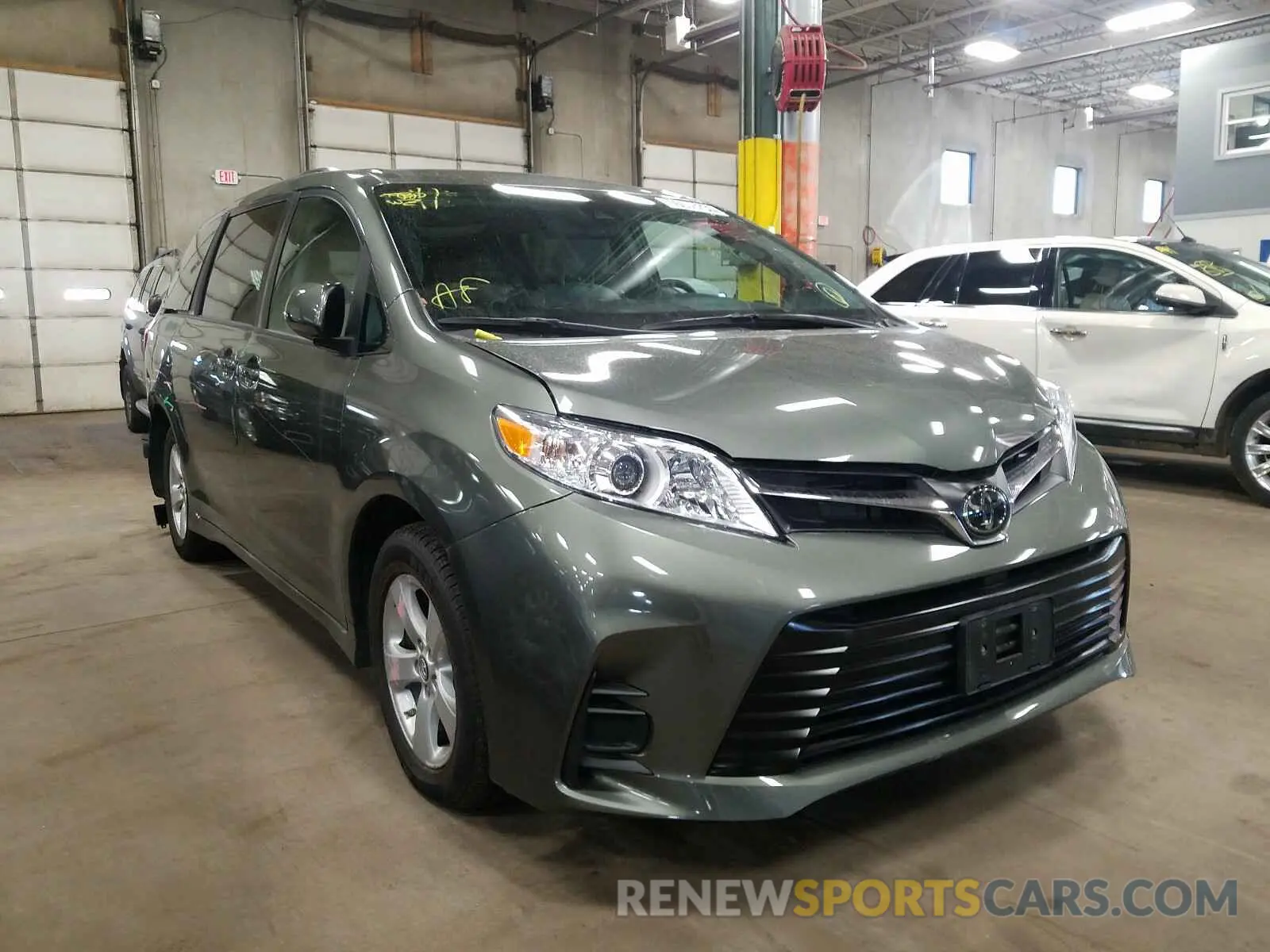 1 Photograph of a damaged car 5TDKZ3DC1LS022868 TOYOTA SIENNA 2020