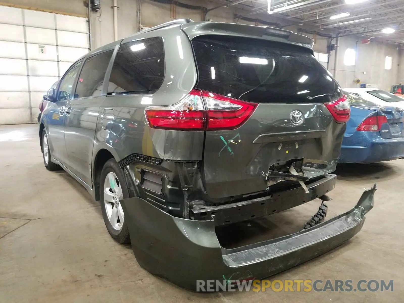3 Photograph of a damaged car 5TDKZ3DC1LS022868 TOYOTA SIENNA 2020