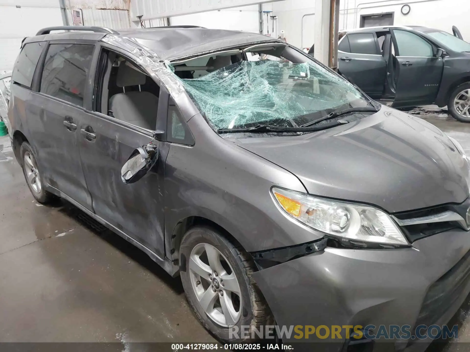 6 Photograph of a damaged car 5TDKZ3DC1LS048256 TOYOTA SIENNA 2020