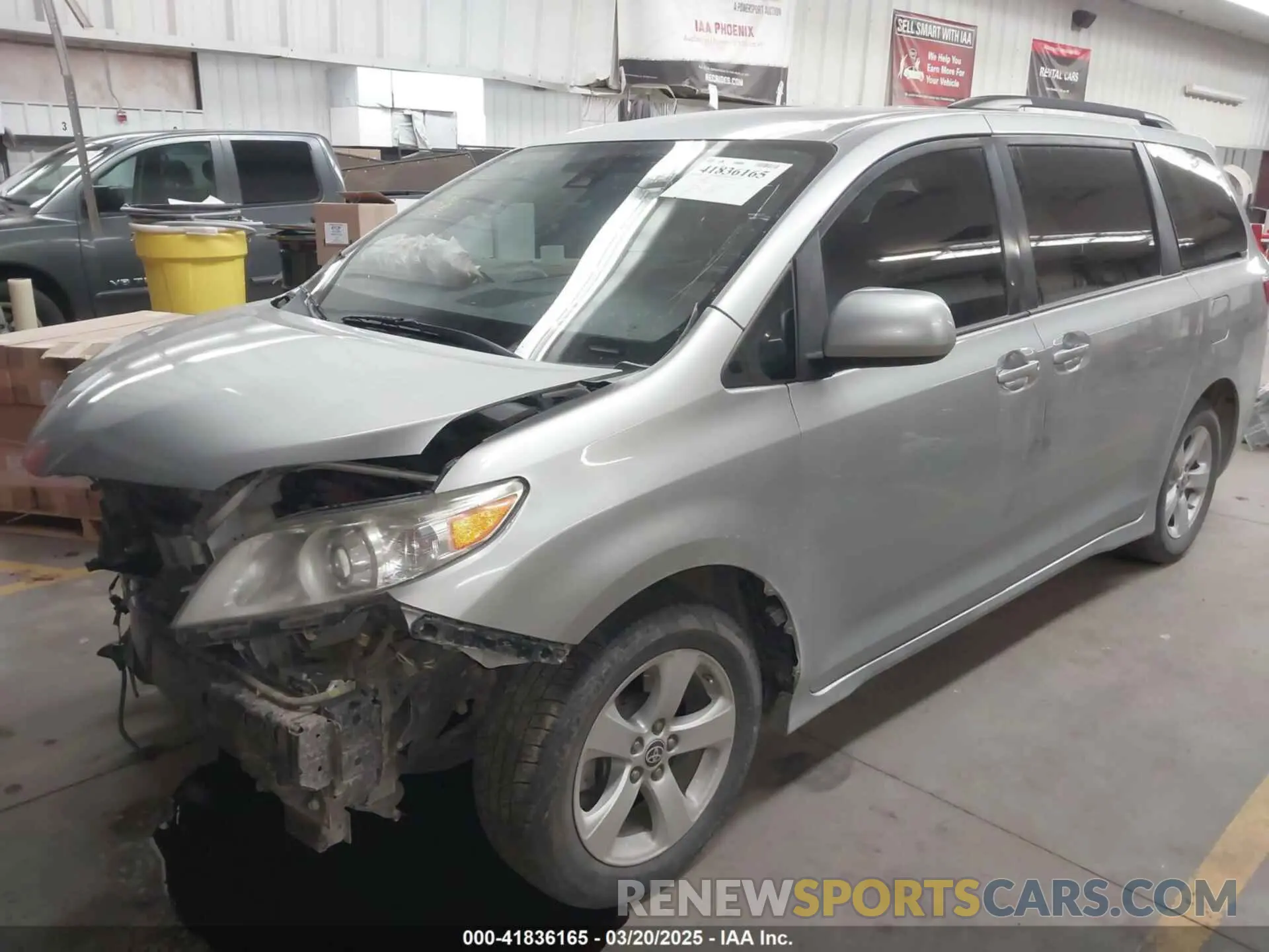 2 Photograph of a damaged car 5TDKZ3DC2LS065051 TOYOTA SIENNA 2020
