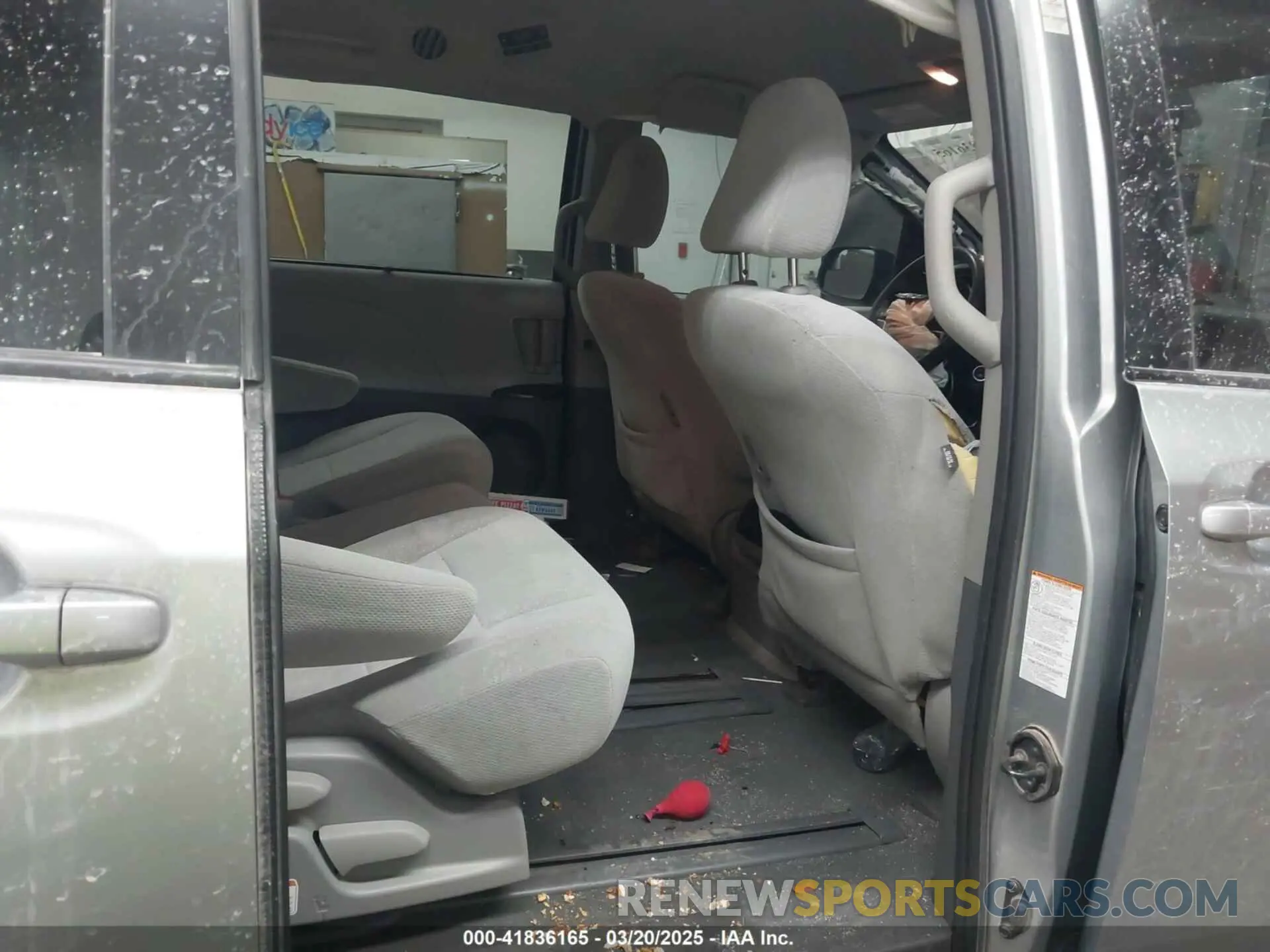 8 Photograph of a damaged car 5TDKZ3DC2LS065051 TOYOTA SIENNA 2020