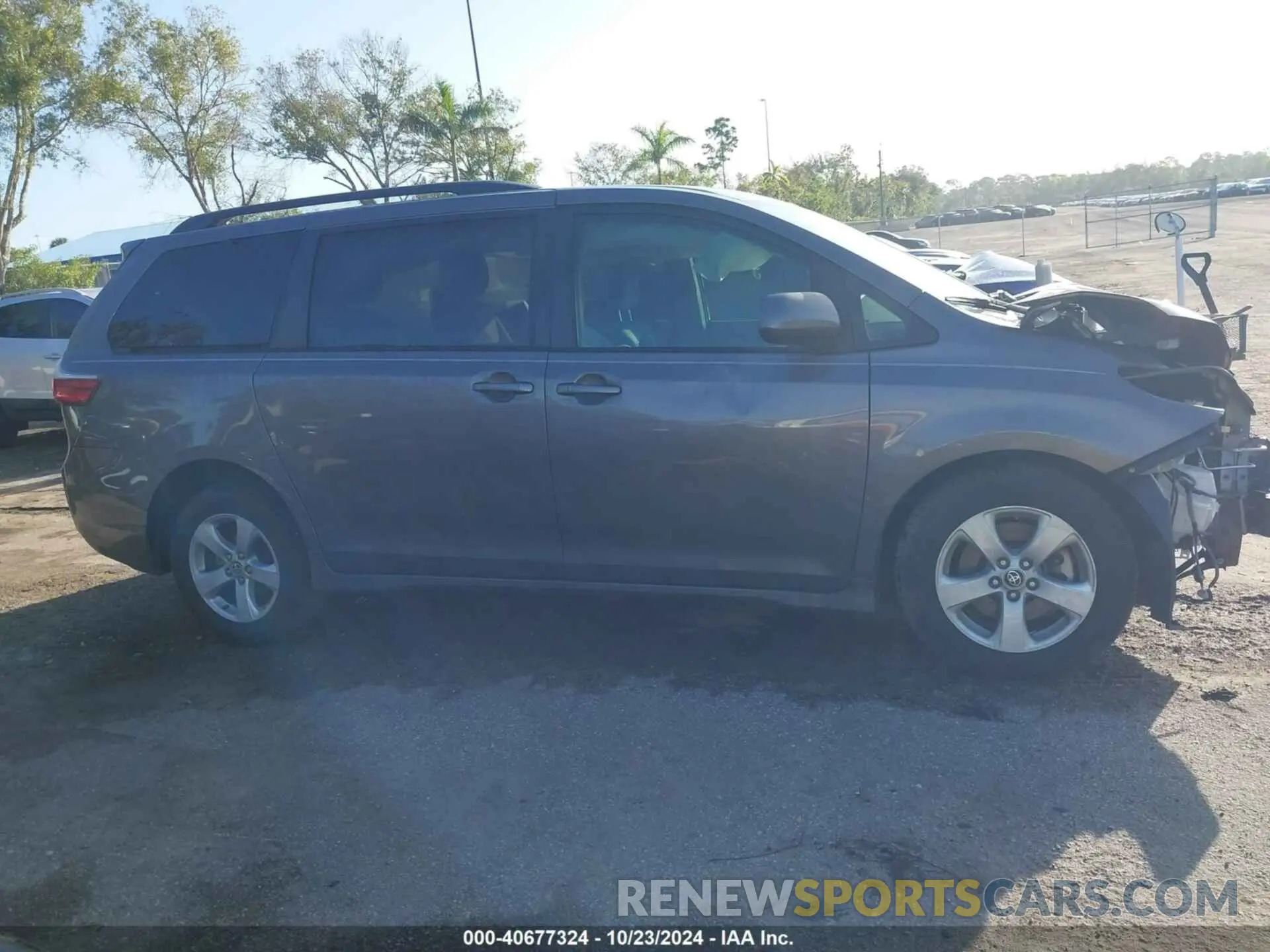 13 Photograph of a damaged car 5TDKZ3DC2LS076504 TOYOTA SIENNA 2020