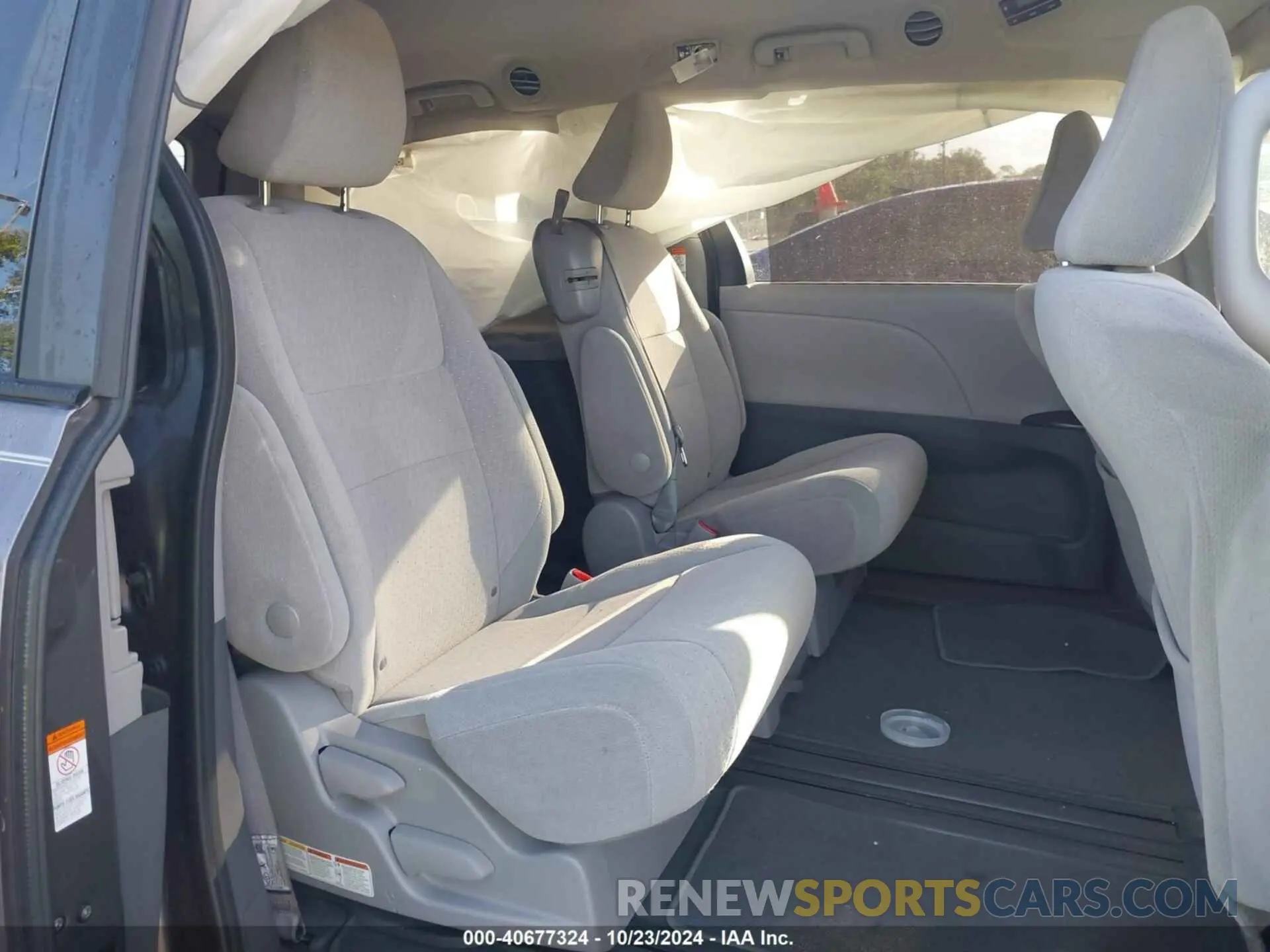 8 Photograph of a damaged car 5TDKZ3DC2LS076504 TOYOTA SIENNA 2020