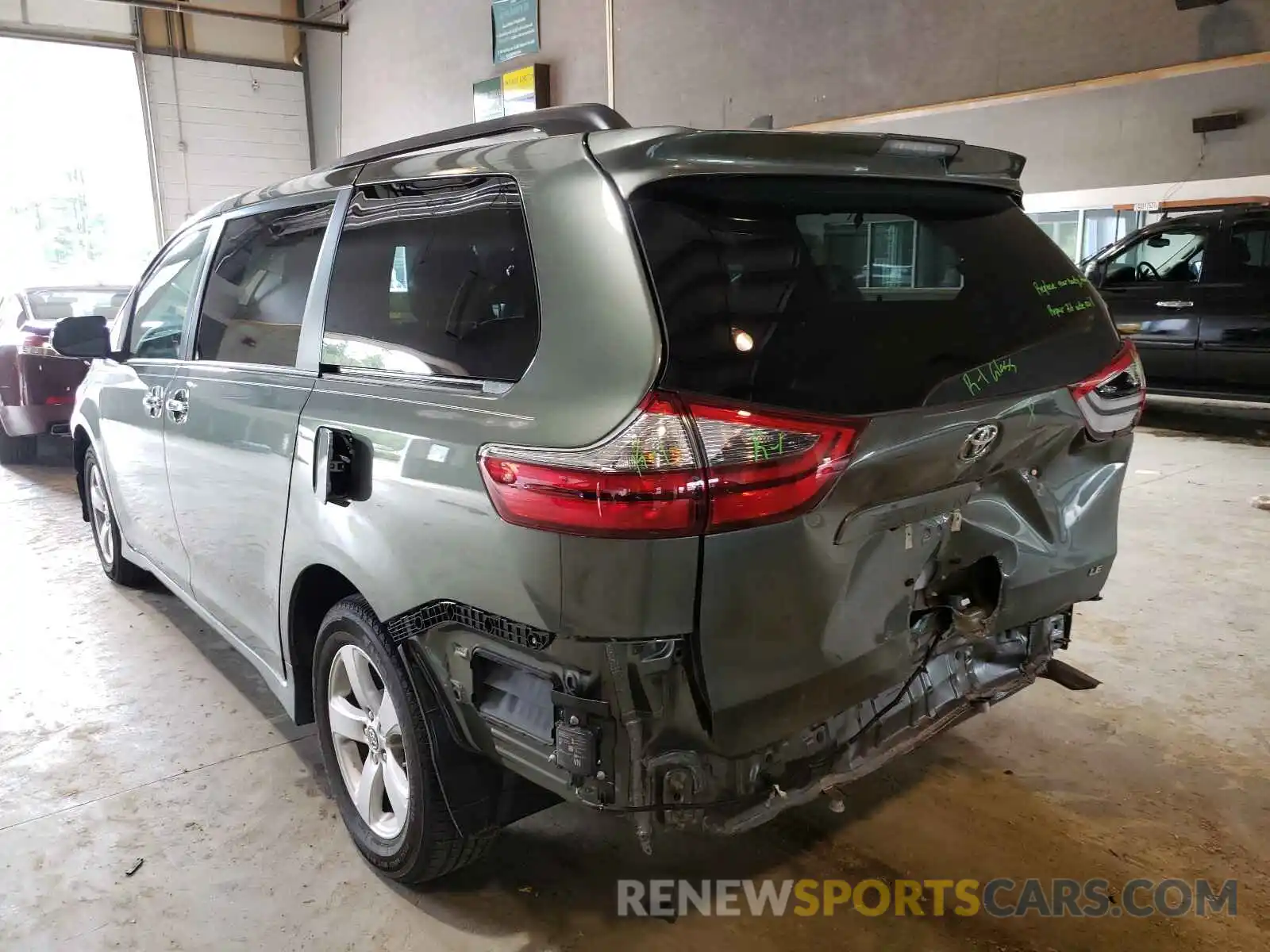 3 Photograph of a damaged car 5TDKZ3DC3LS031765 TOYOTA SIENNA 2020