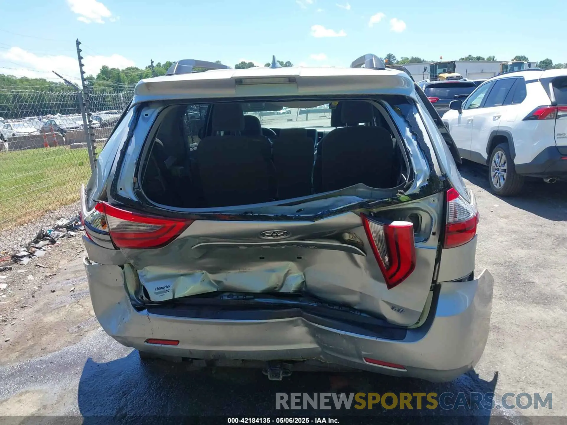 16 Photograph of a damaged car 5TDKZ3DC3LS053328 TOYOTA SIENNA 2020