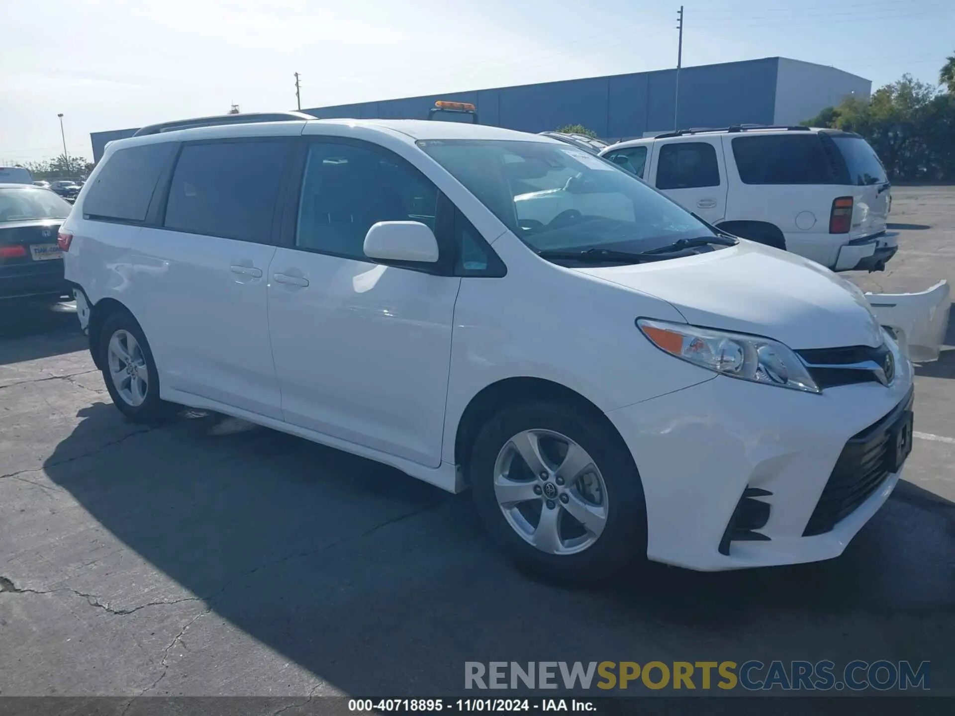 1 Photograph of a damaged car 5TDKZ3DC3LS084496 TOYOTA SIENNA 2020