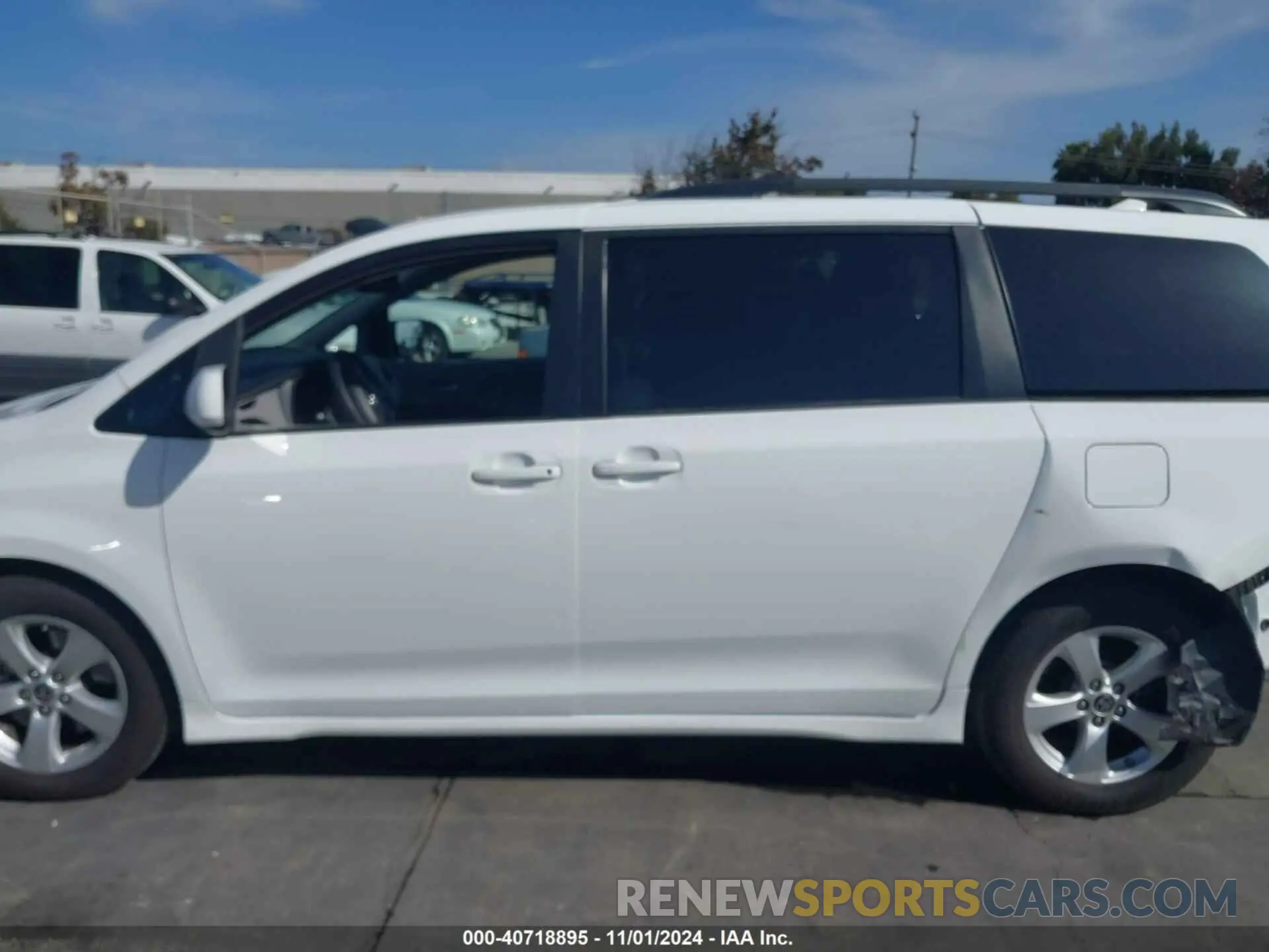 15 Photograph of a damaged car 5TDKZ3DC3LS084496 TOYOTA SIENNA 2020