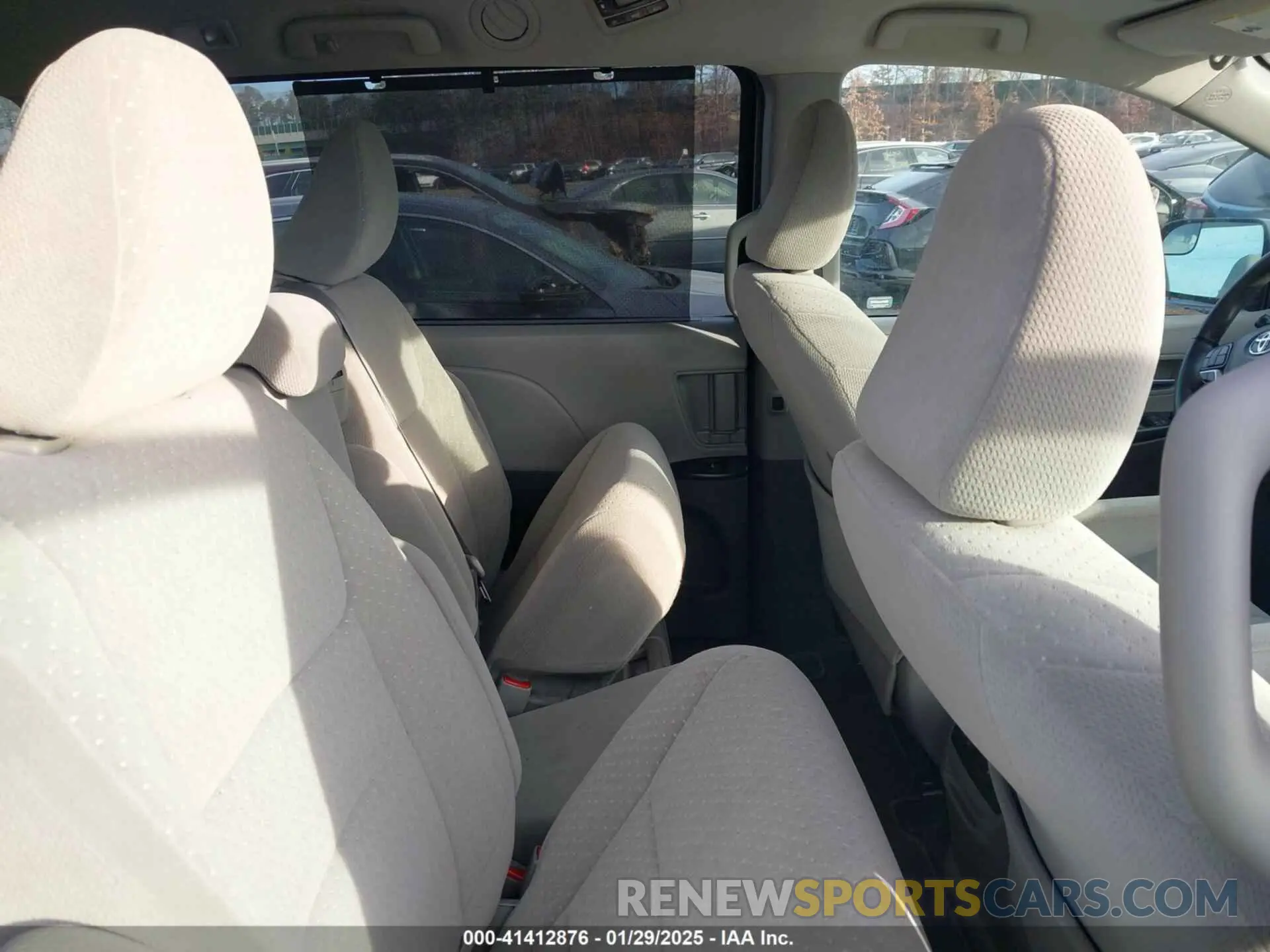 8 Photograph of a damaged car 5TDKZ3DC4LS050616 TOYOTA SIENNA 2020