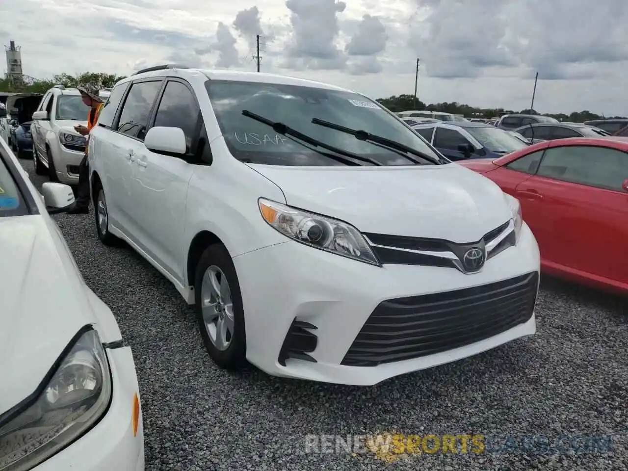 1 Photograph of a damaged car 5TDKZ3DC4LS057985 TOYOTA SIENNA 2020